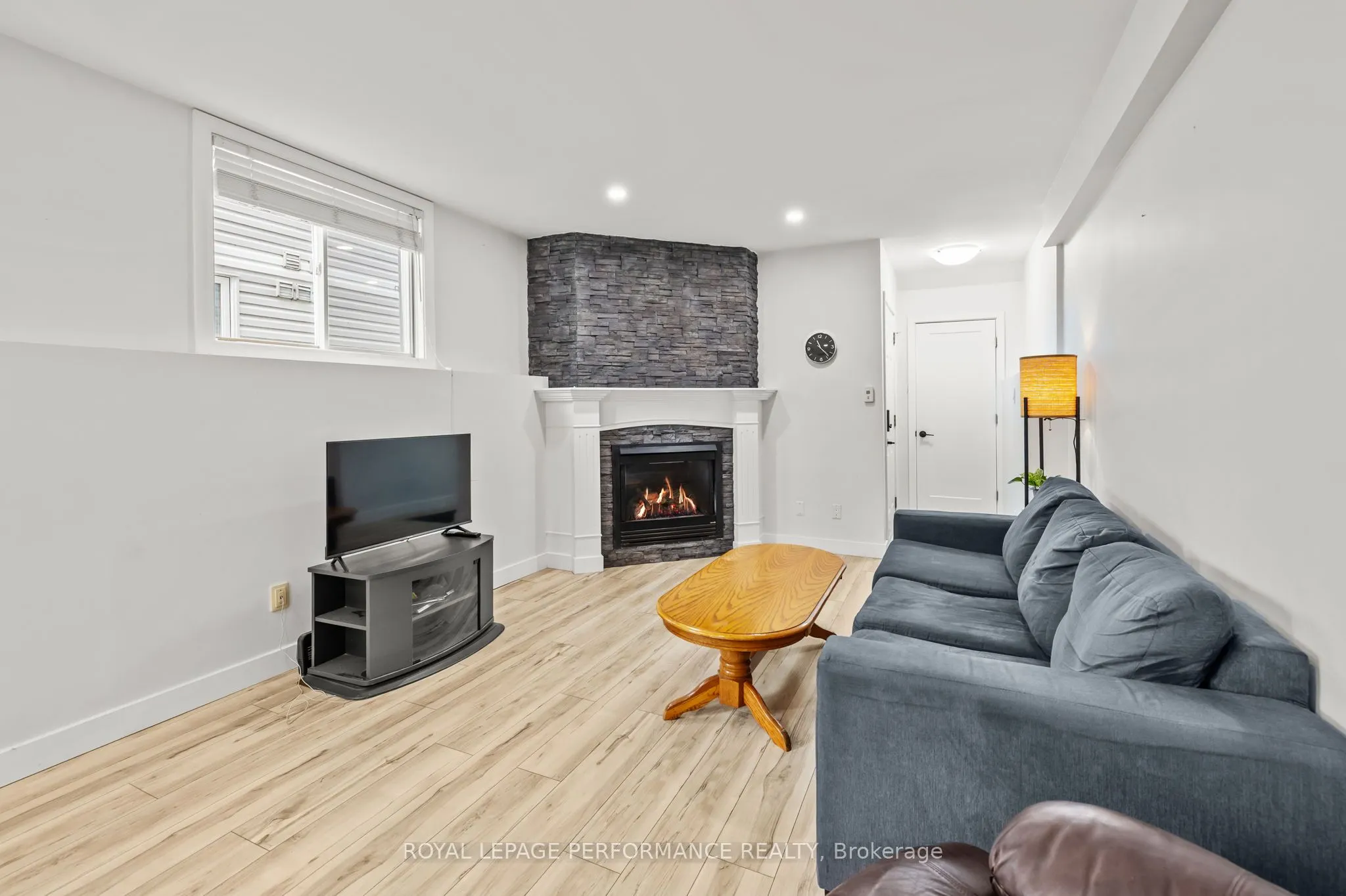 75 LAPOINTE Boulevard, #1C