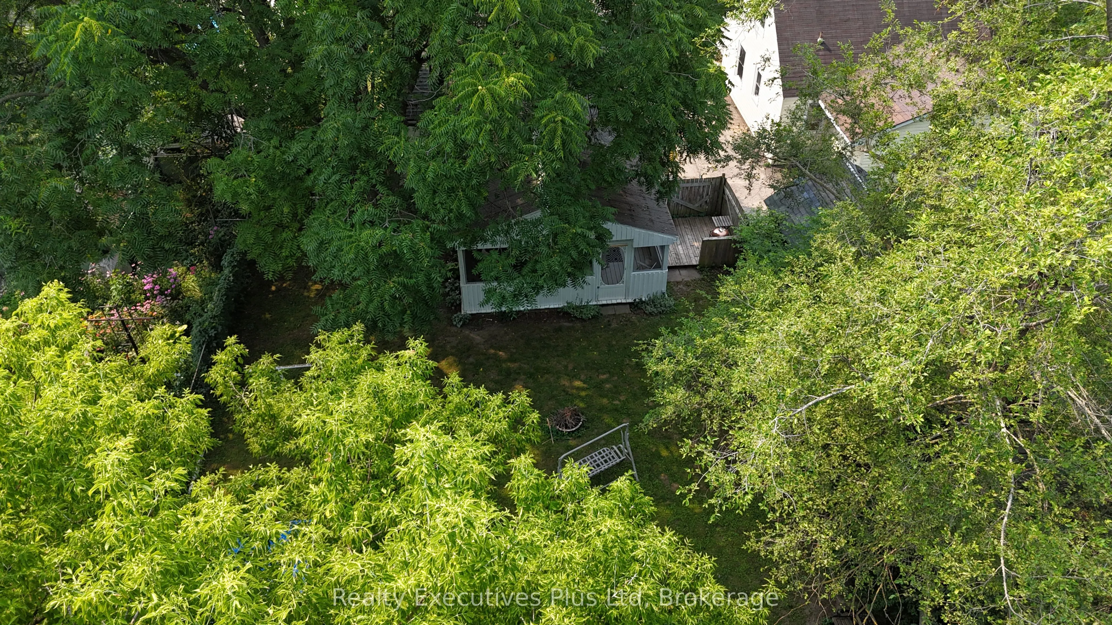 122 Spadina Road E