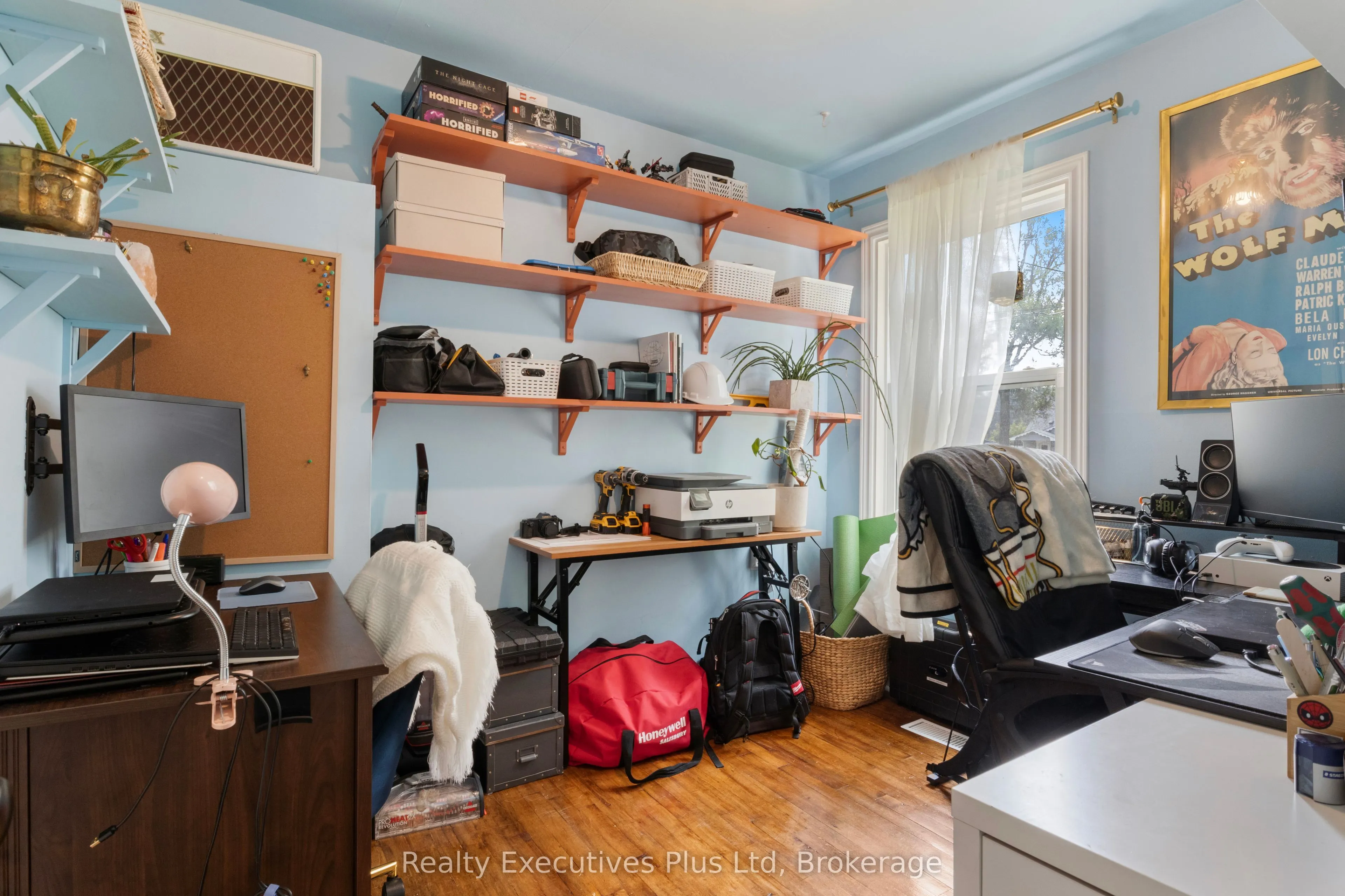 122 Spadina Road E