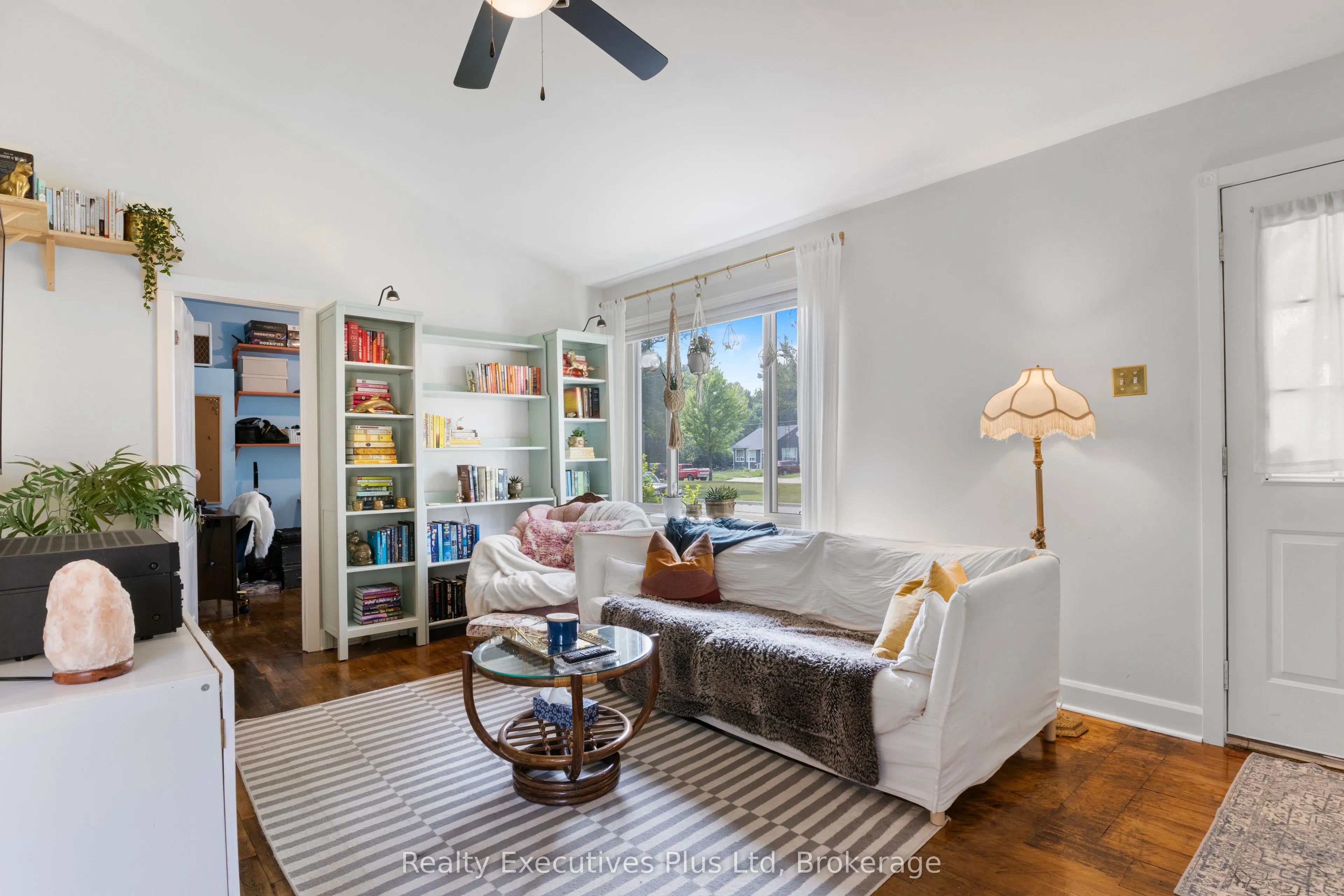 122 Spadina Road E