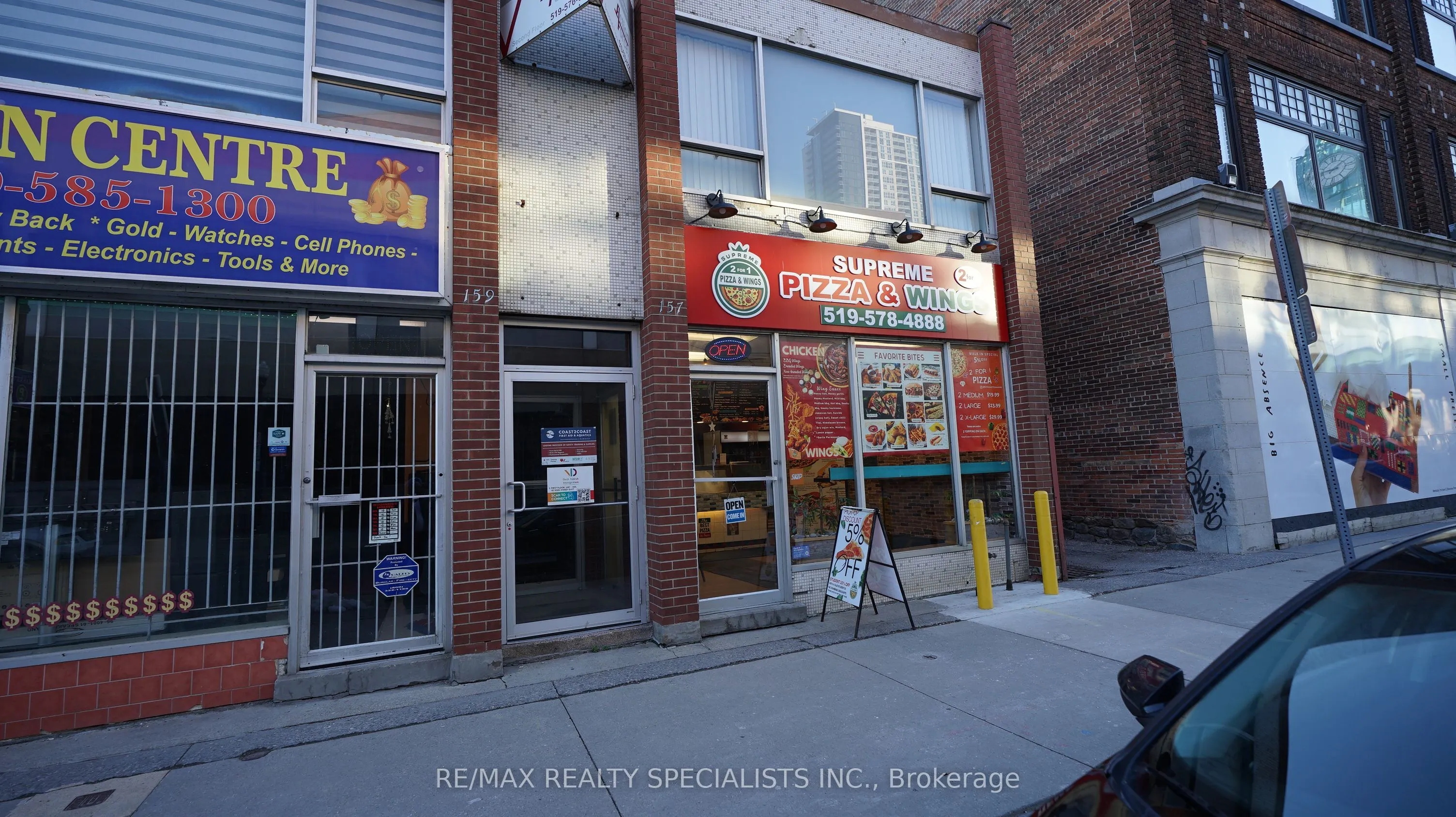 157 KING Street E