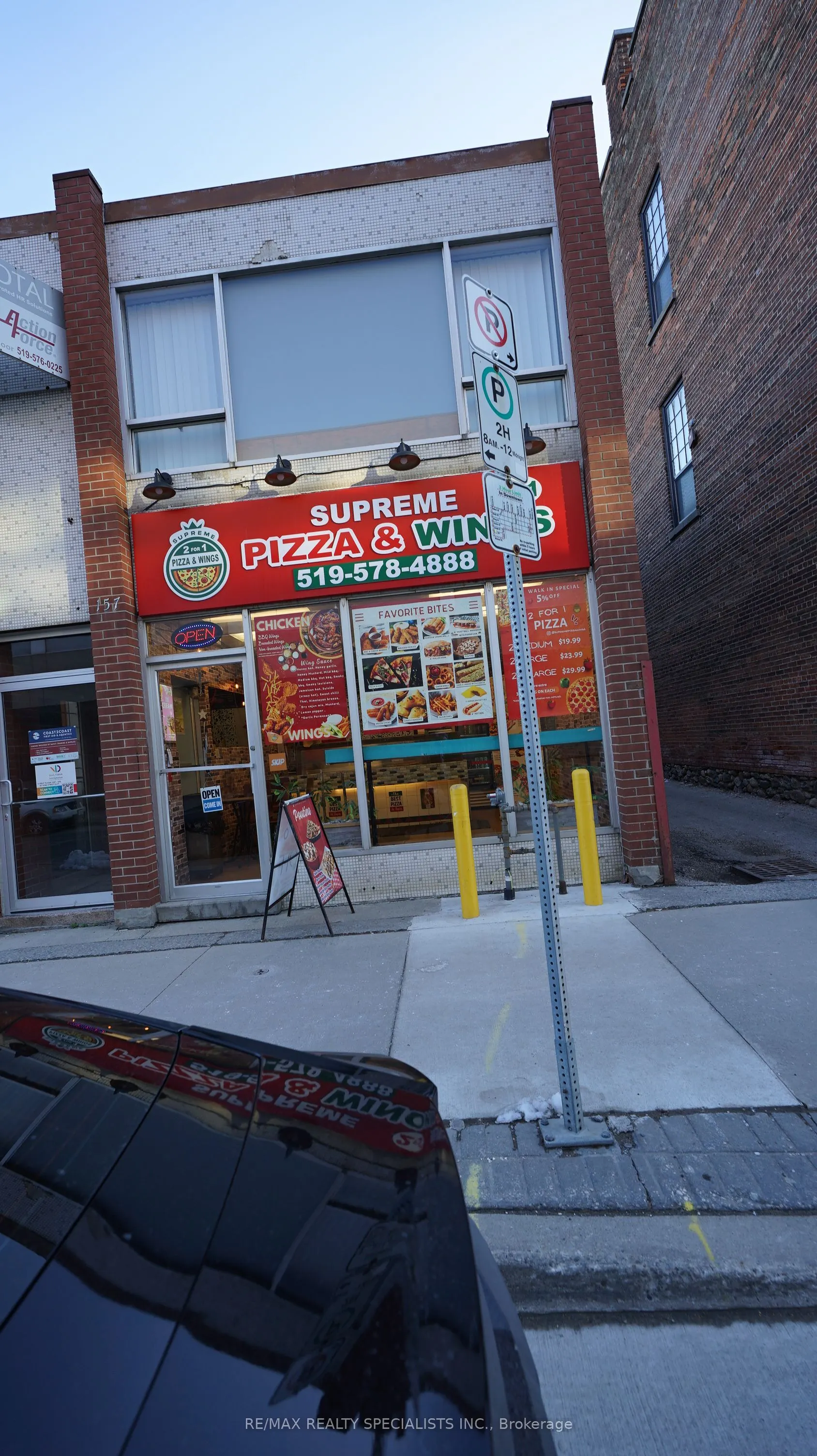 157 KING Street E