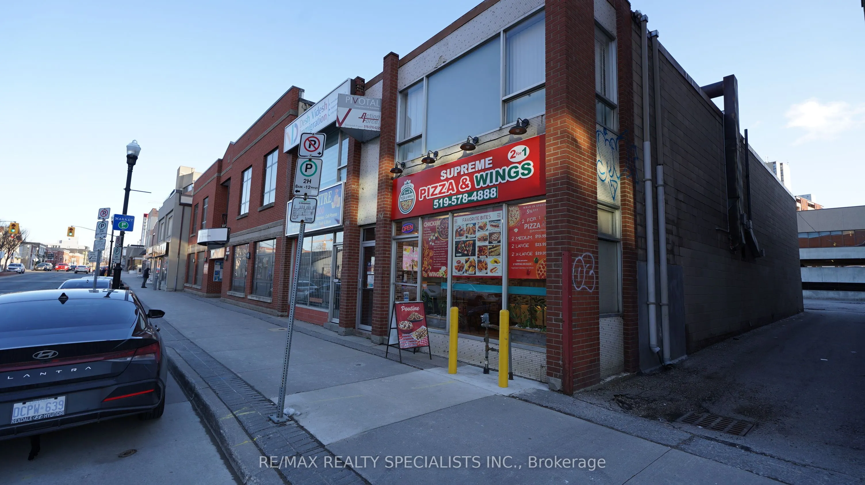 157 KING Street E