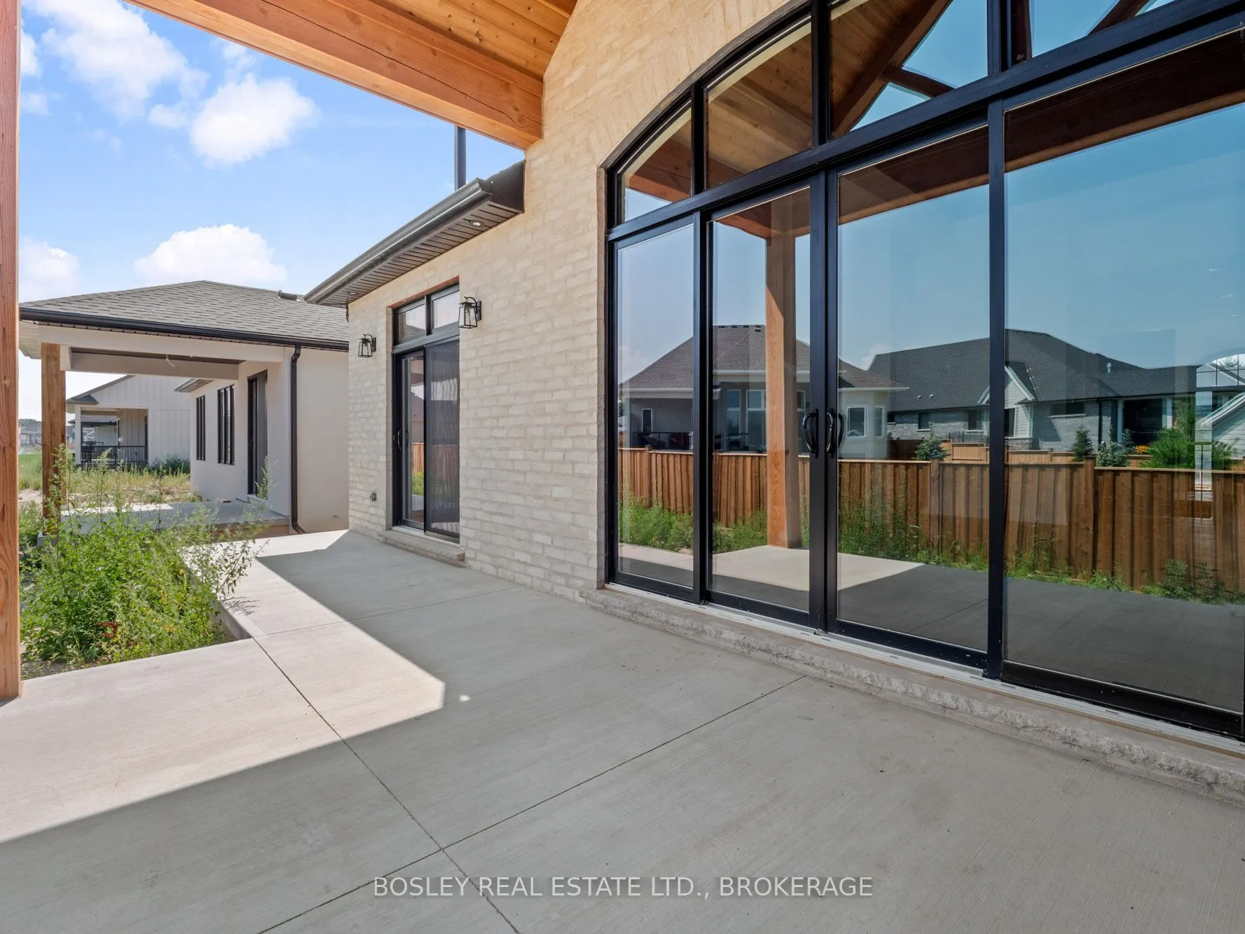 9 OAKLEY Drive