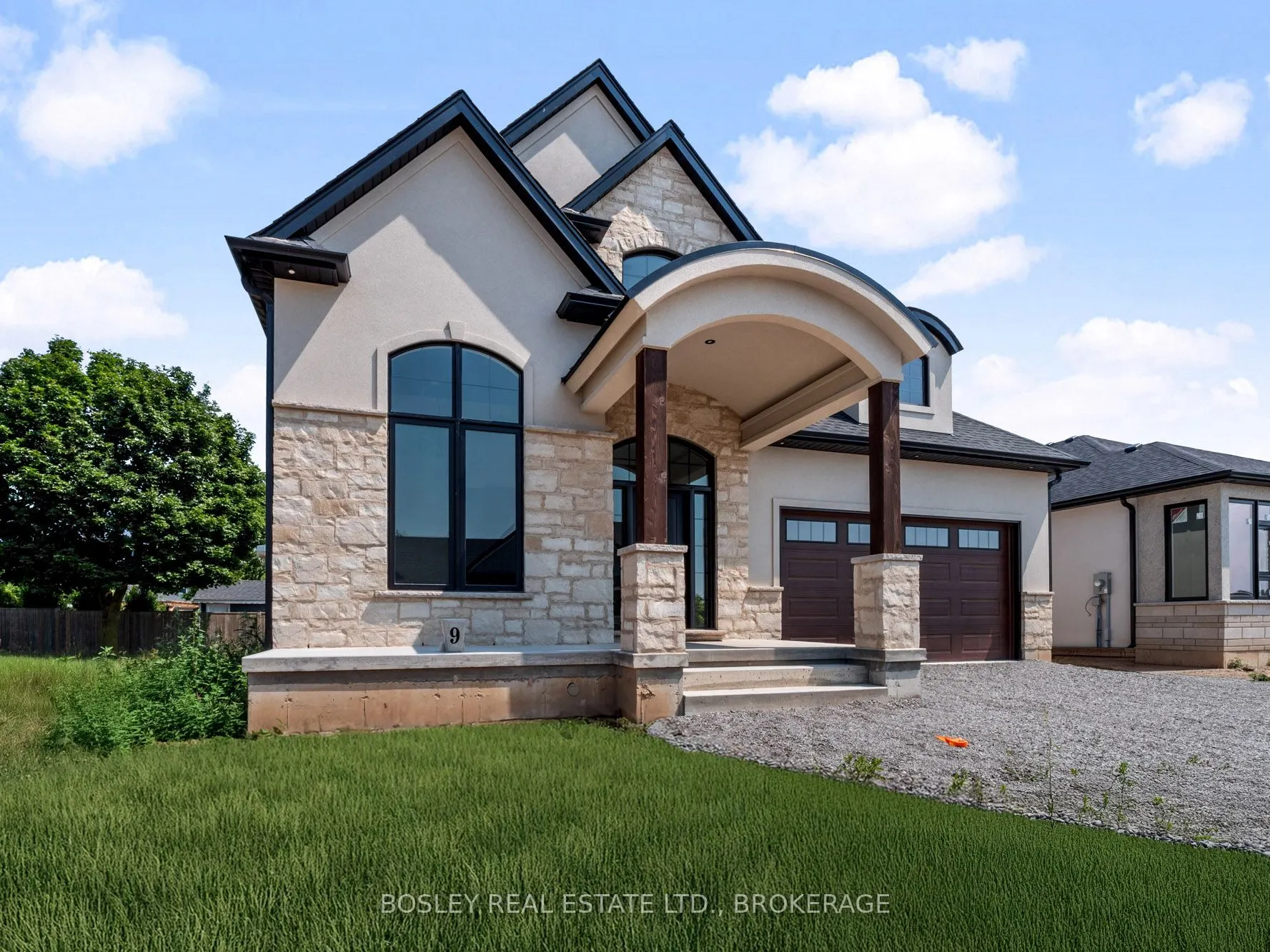 9 OAKLEY Drive