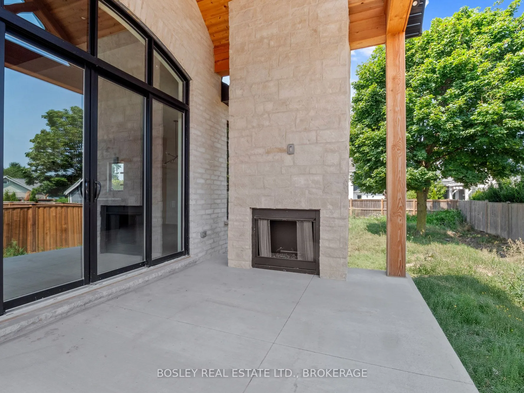 9 OAKLEY Drive