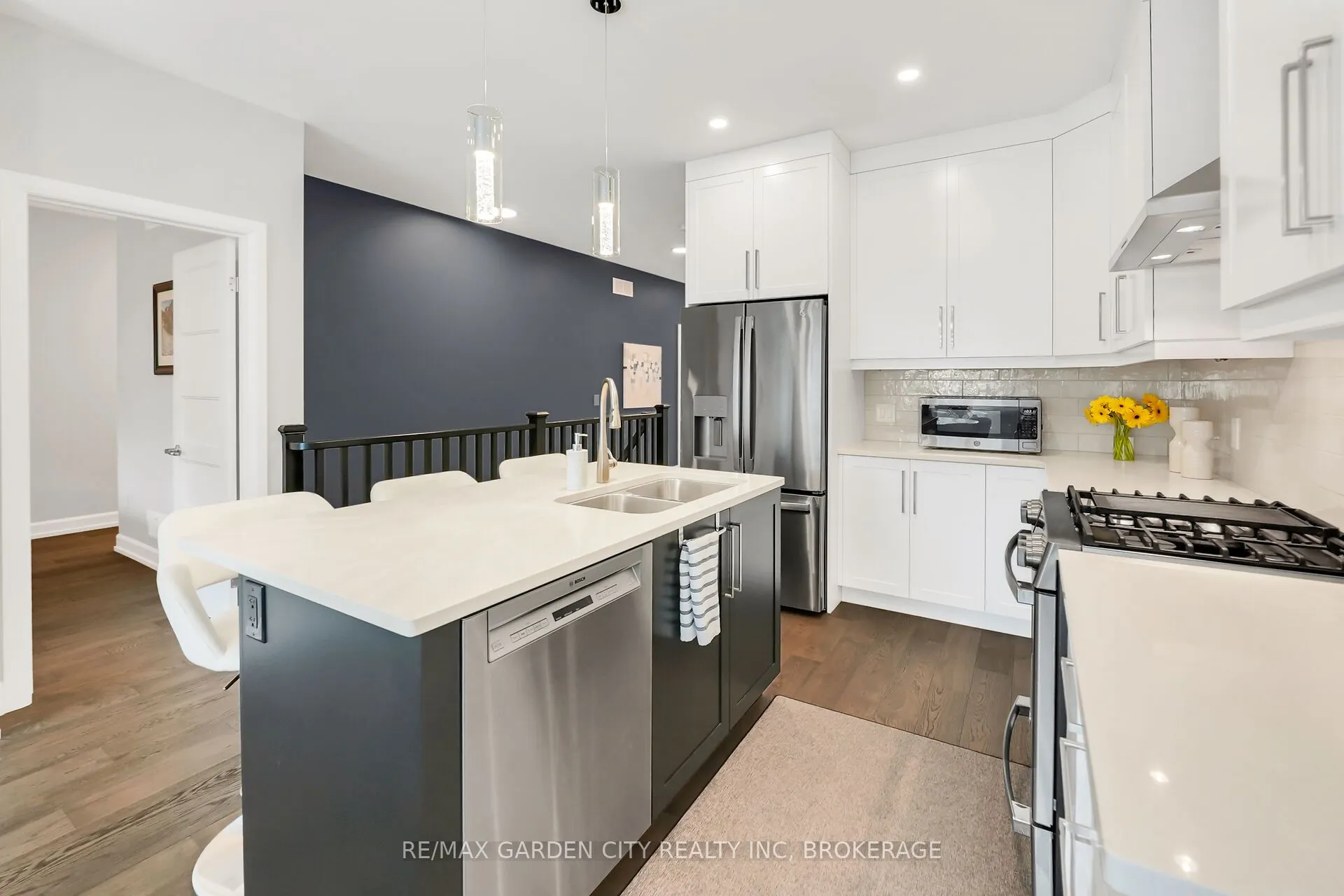 3 Campbell Street