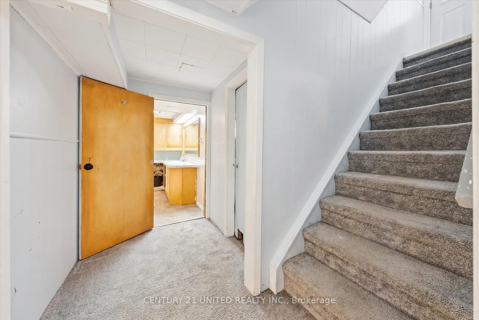 521 Raymond Street