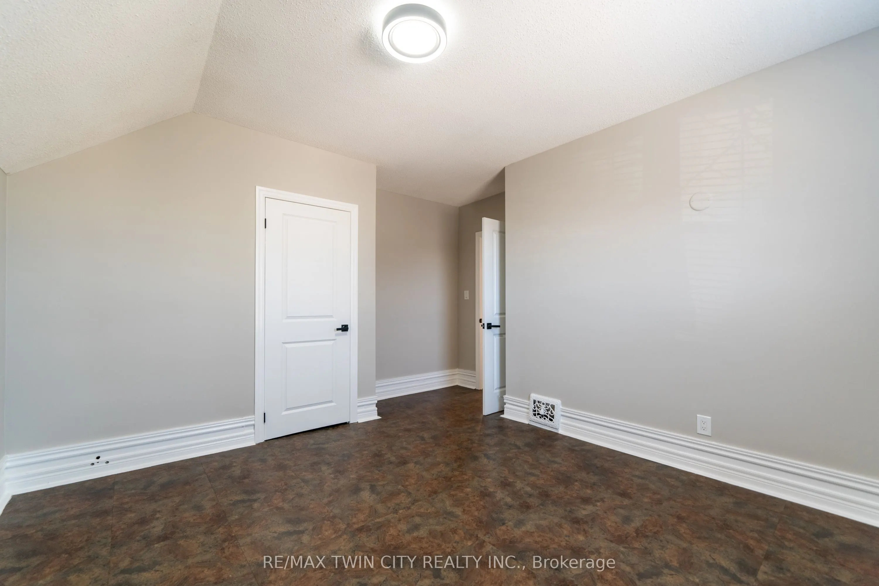 76 Richmond Street, #A