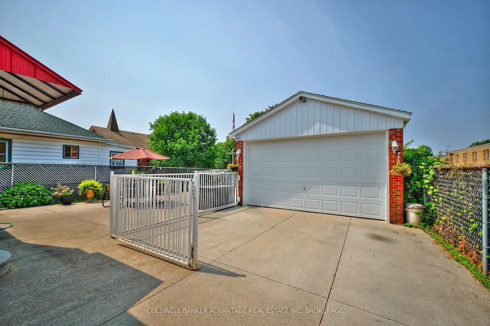 323 Niagara Street