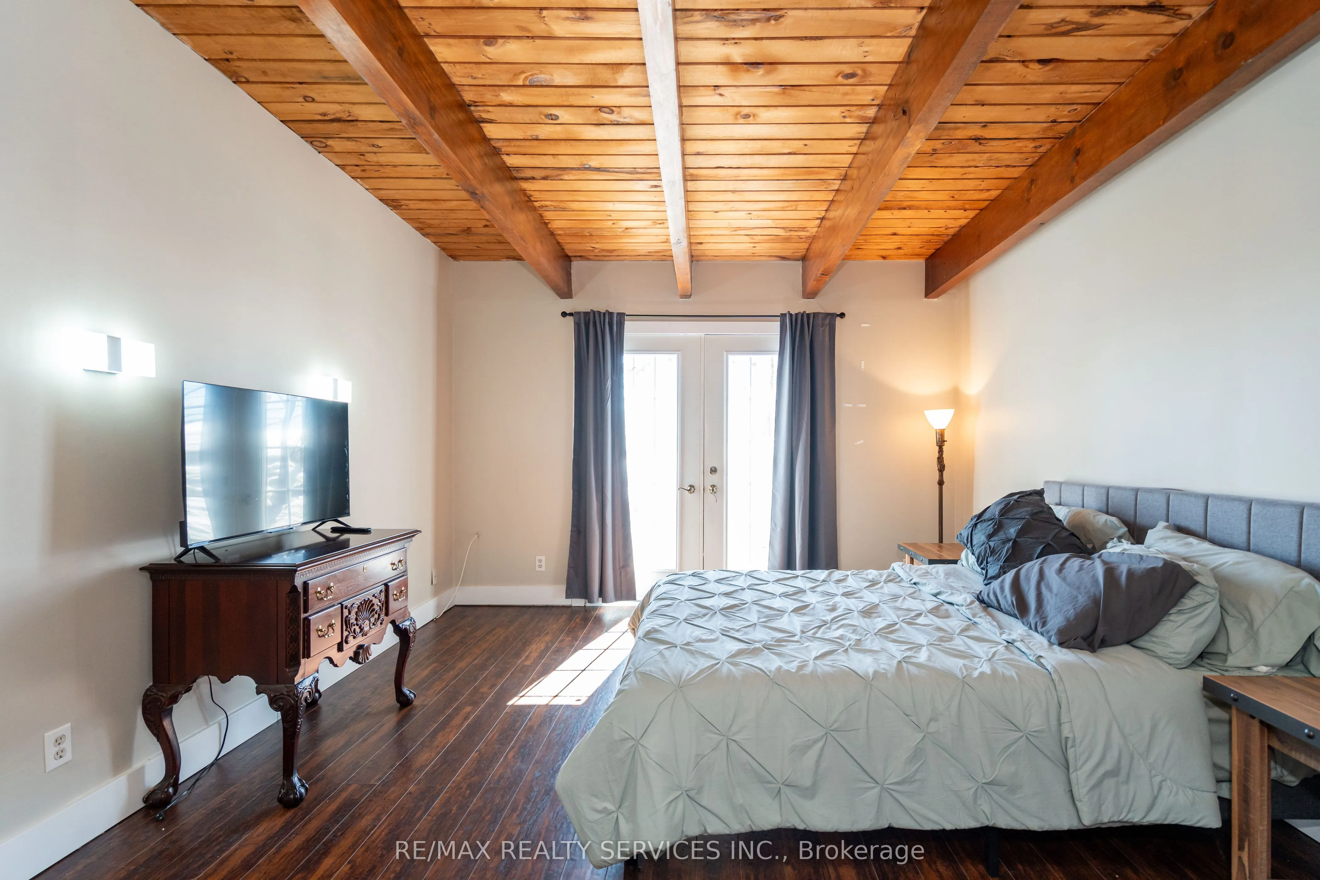 995486 Mono-Adjala Townline