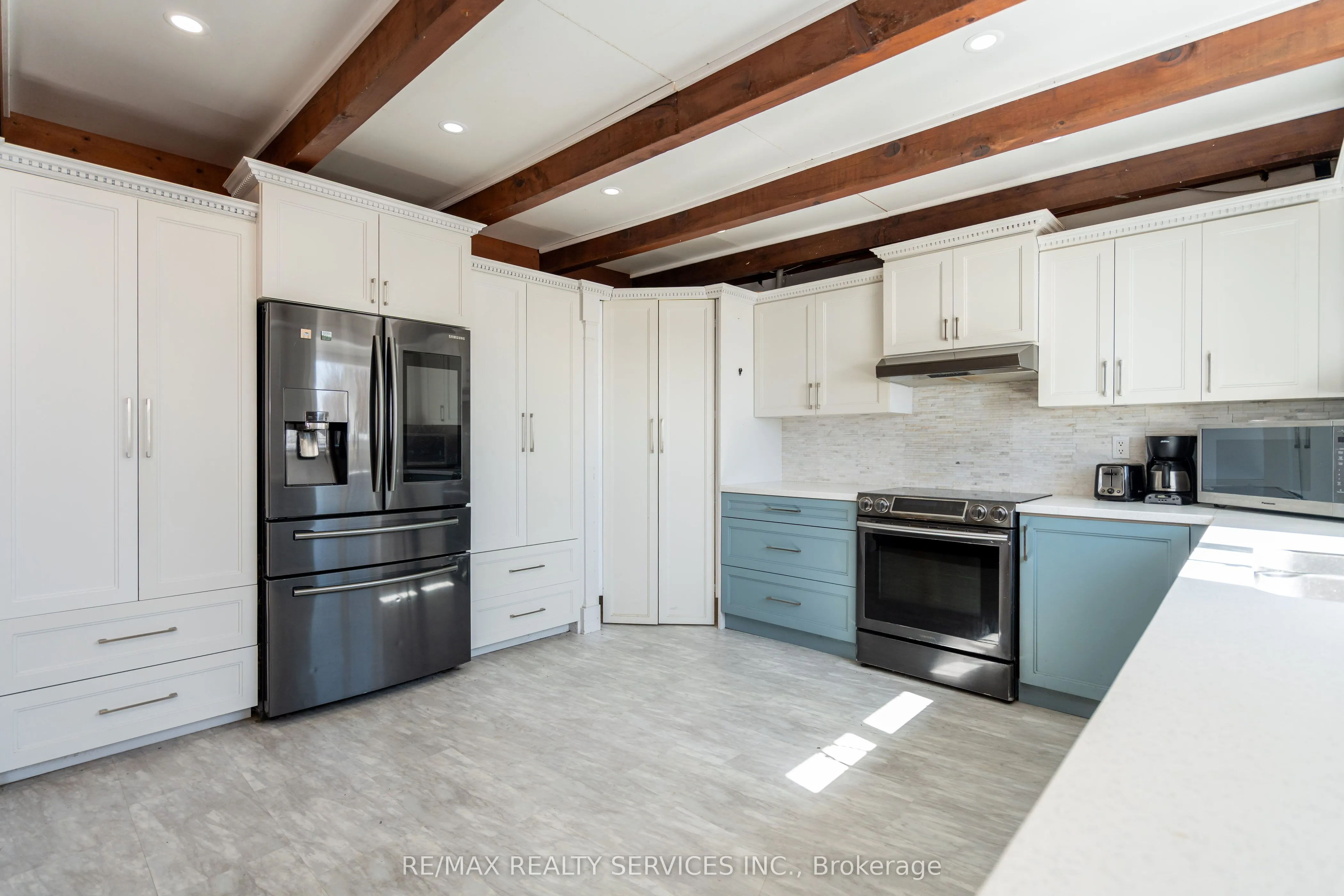 995486 Mono-Adjala Townline
