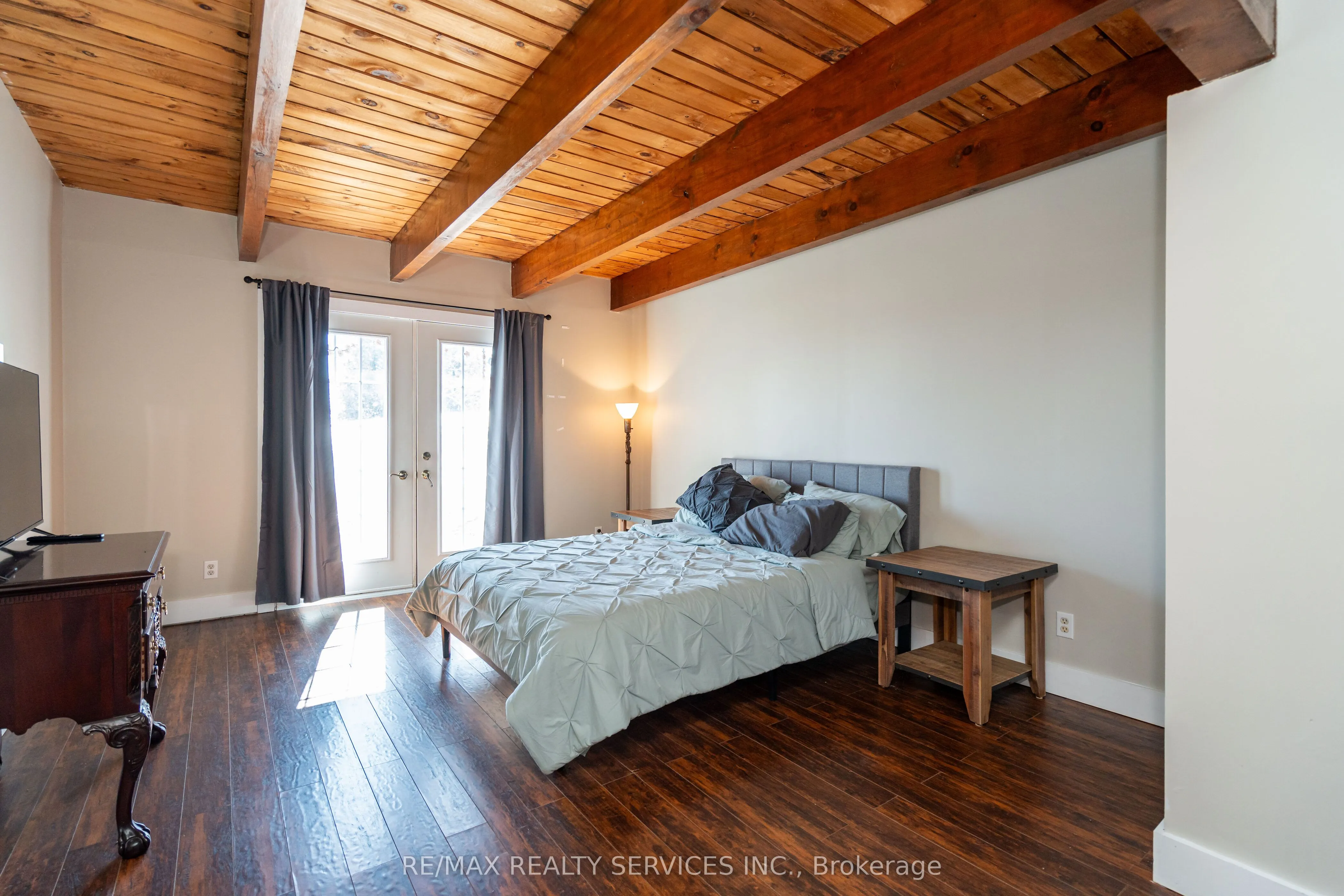 995486 Mono-Adjala Townline