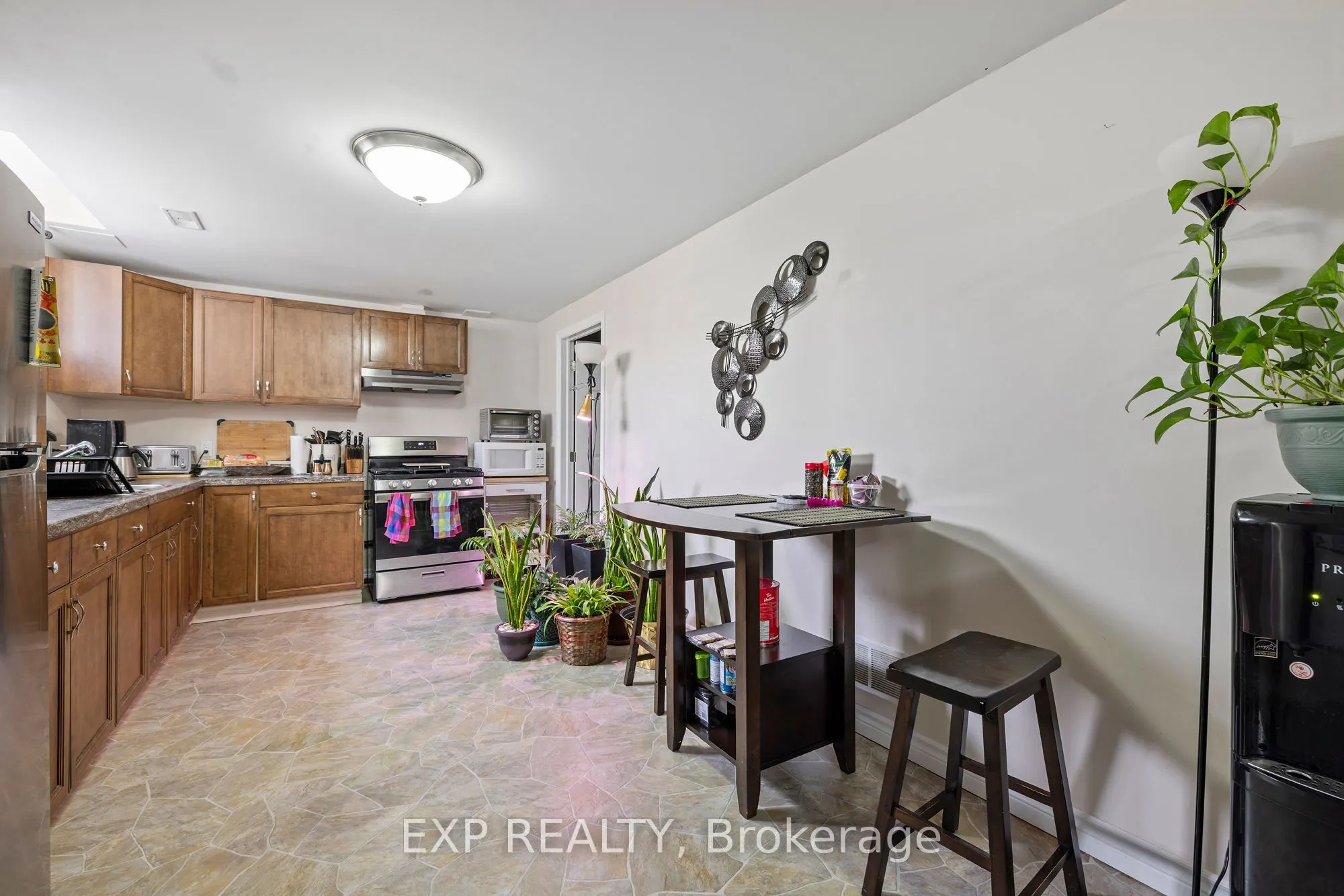6540 Richard Crescent