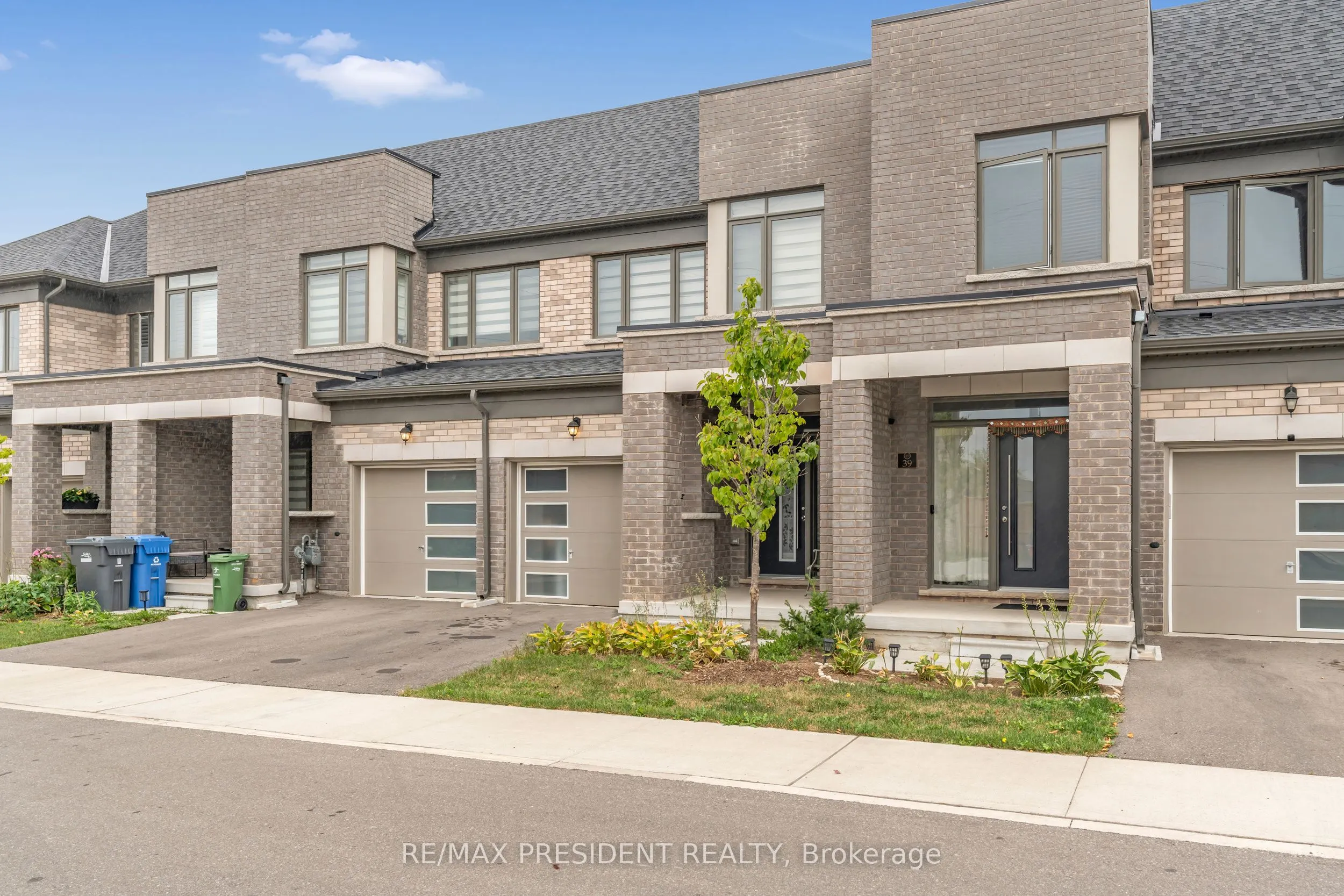 166 Deerpath Drive, #38