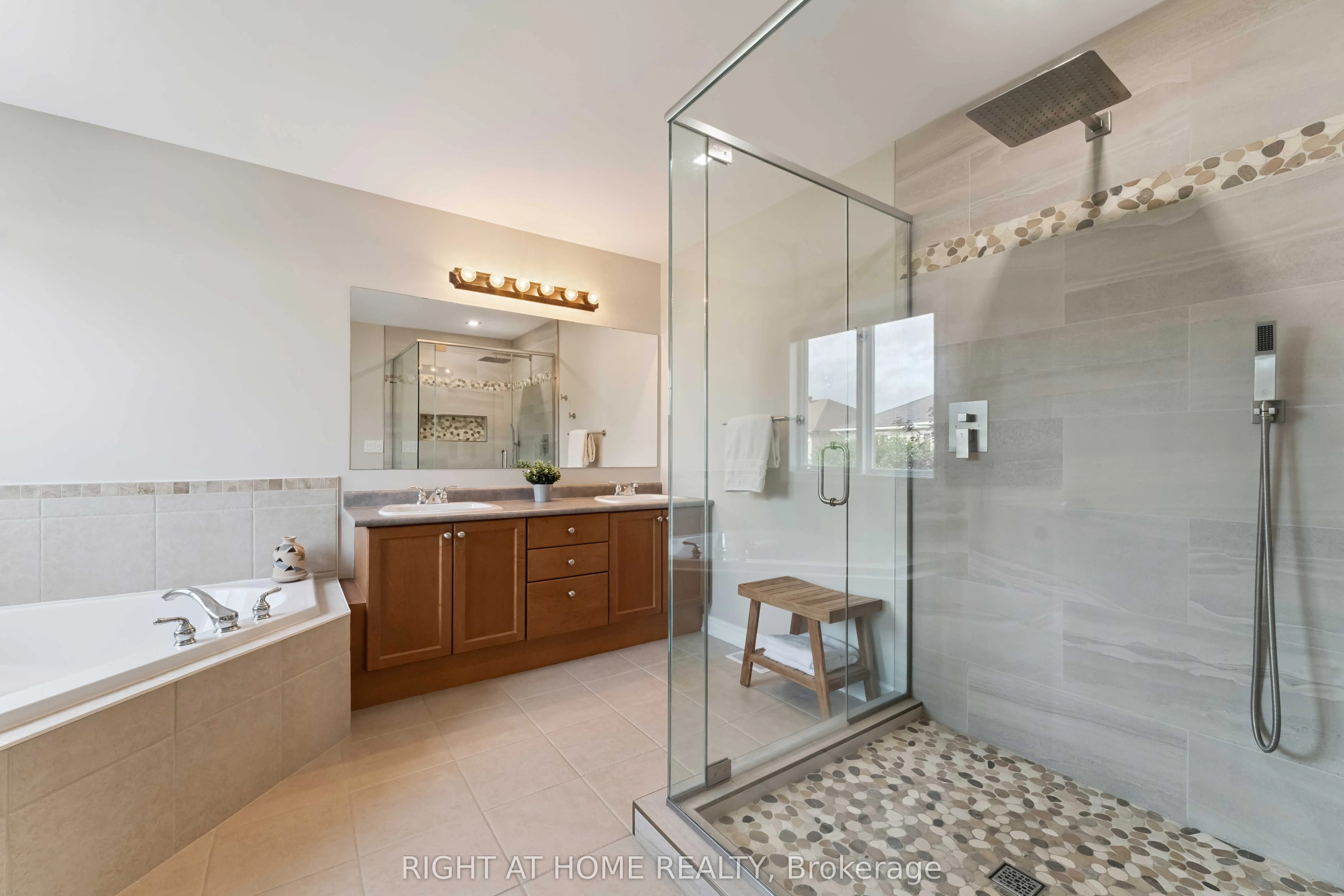 220 Celtic Ridge Crescent
