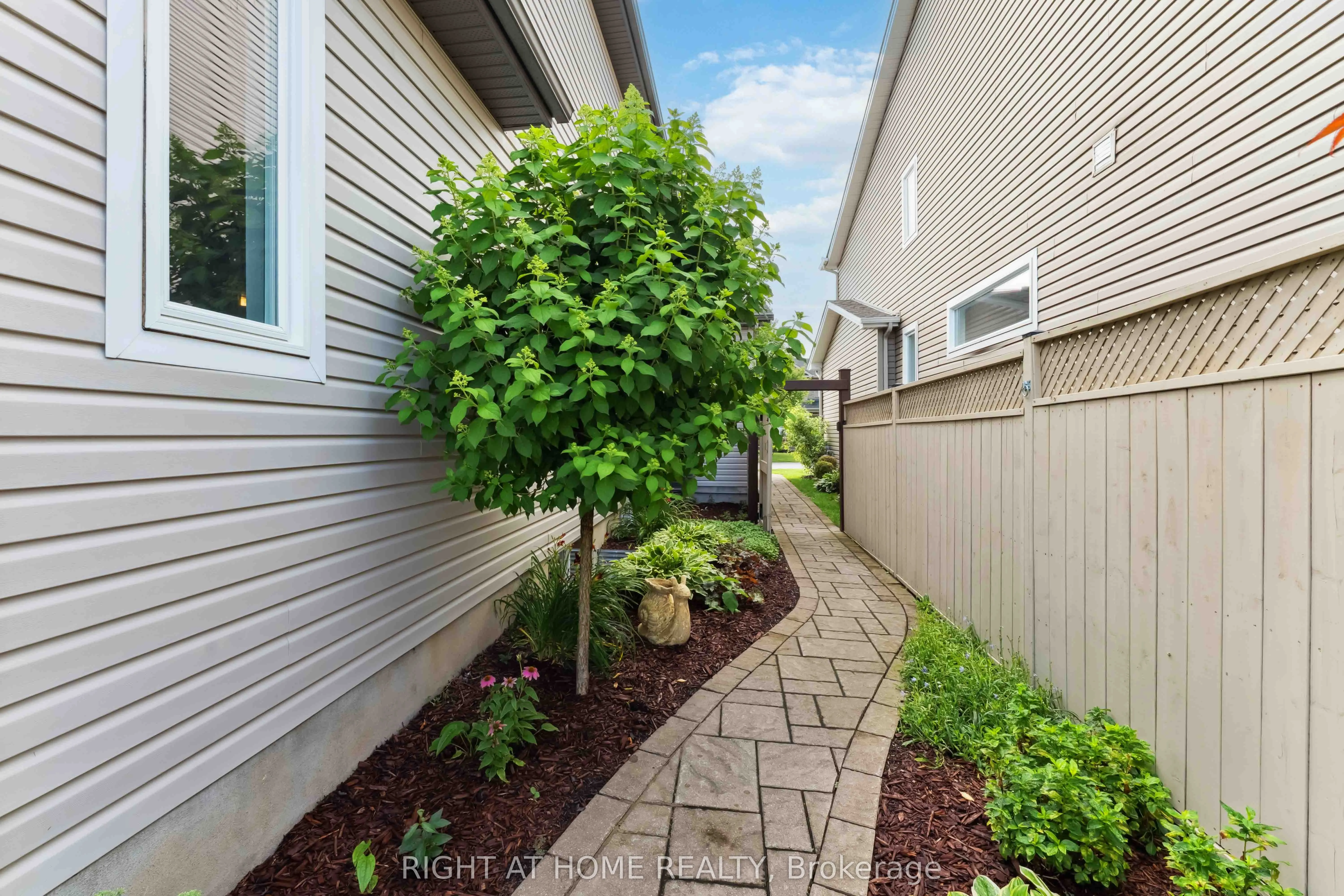220 Celtic Ridge Crescent