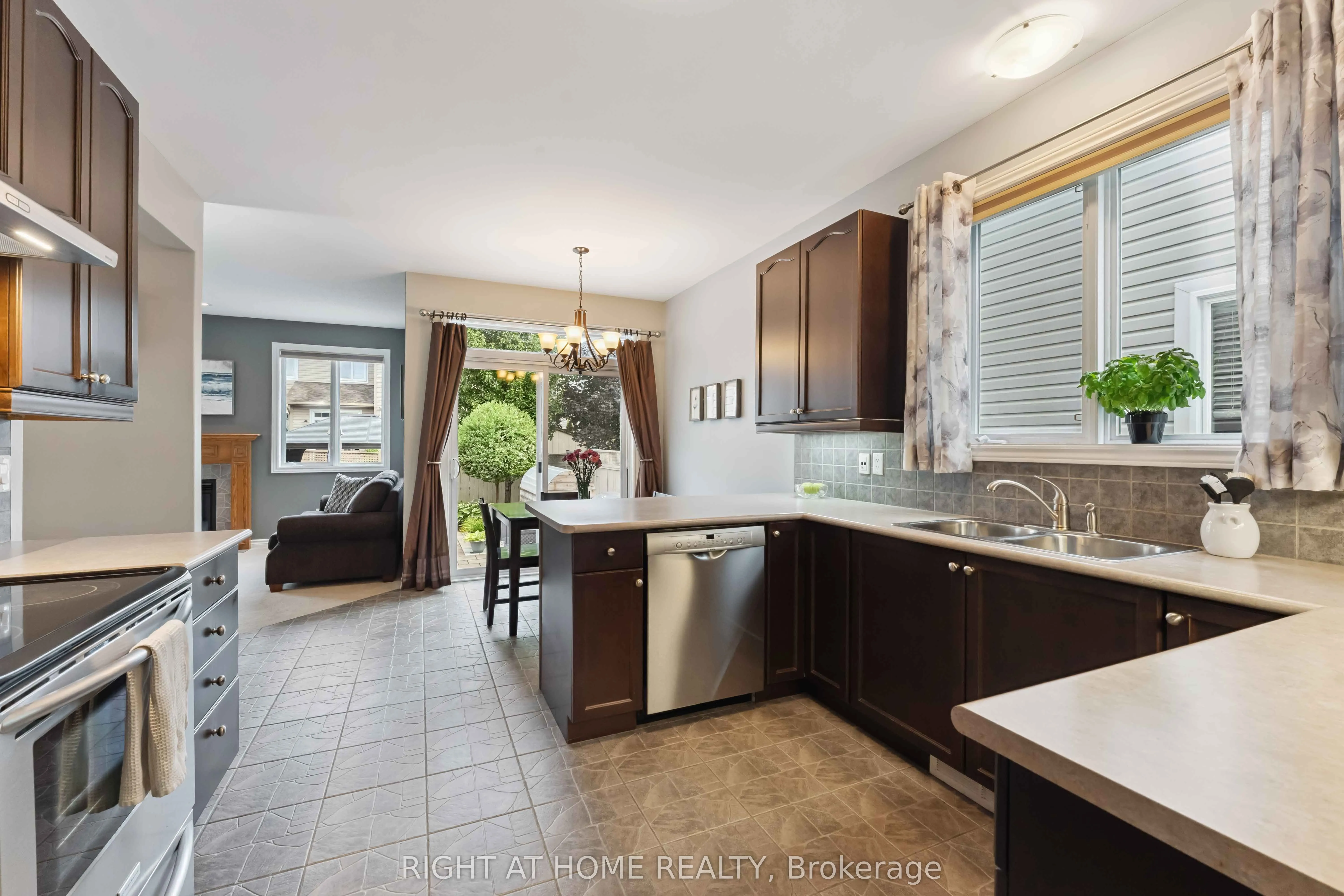 220 Celtic Ridge Crescent