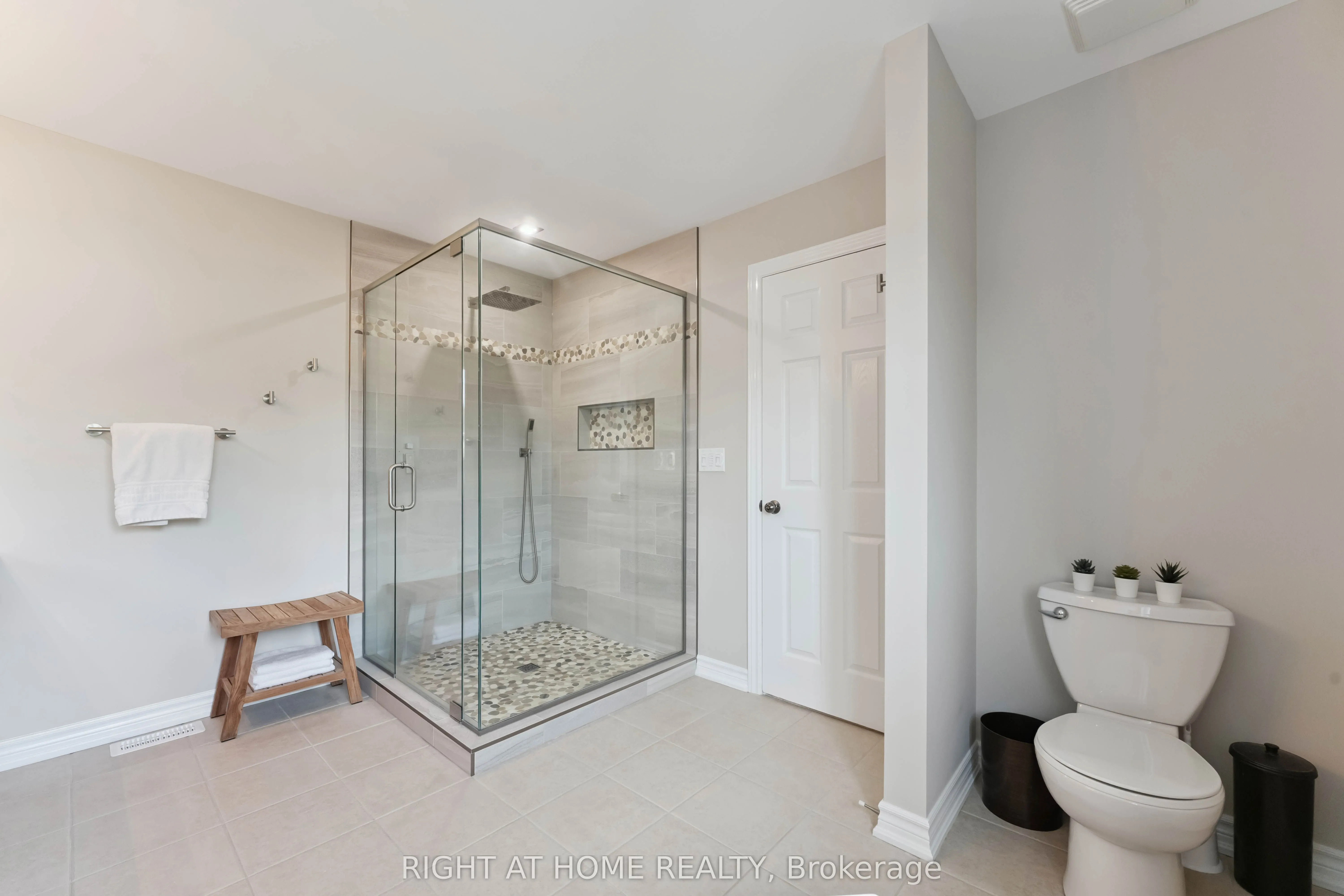 220 Celtic Ridge Crescent