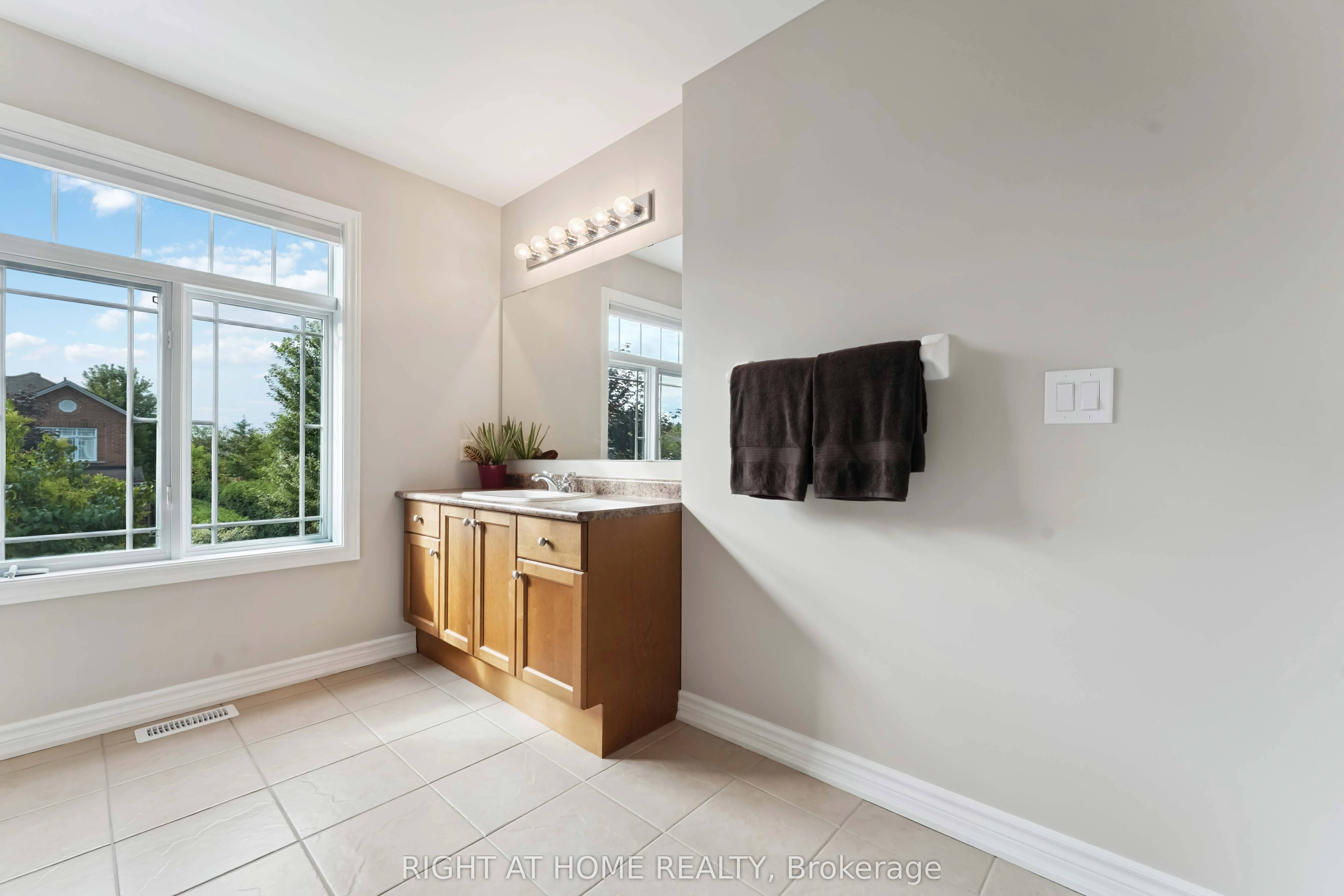 220 Celtic Ridge Crescent