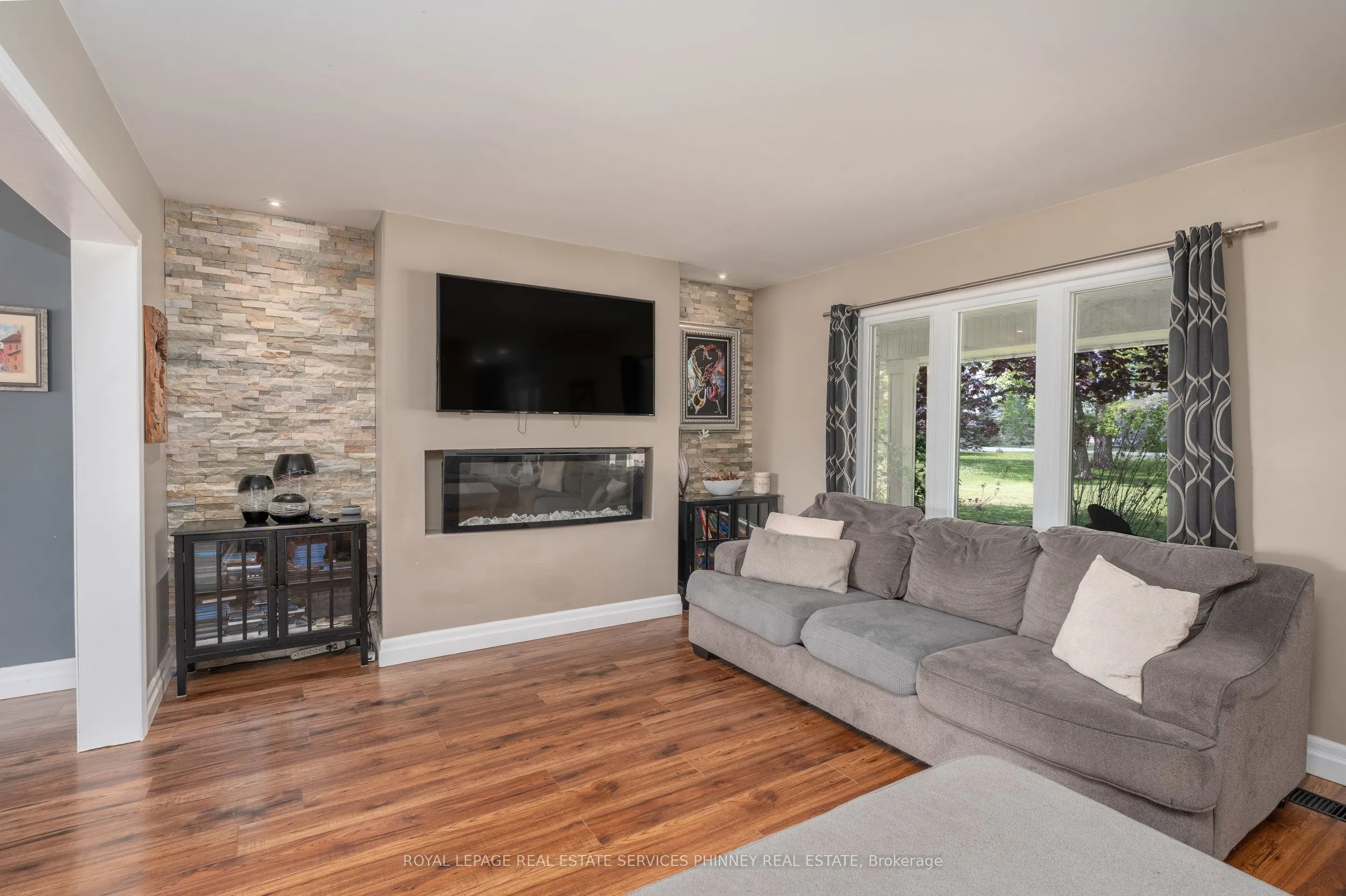 904 Robinson Road