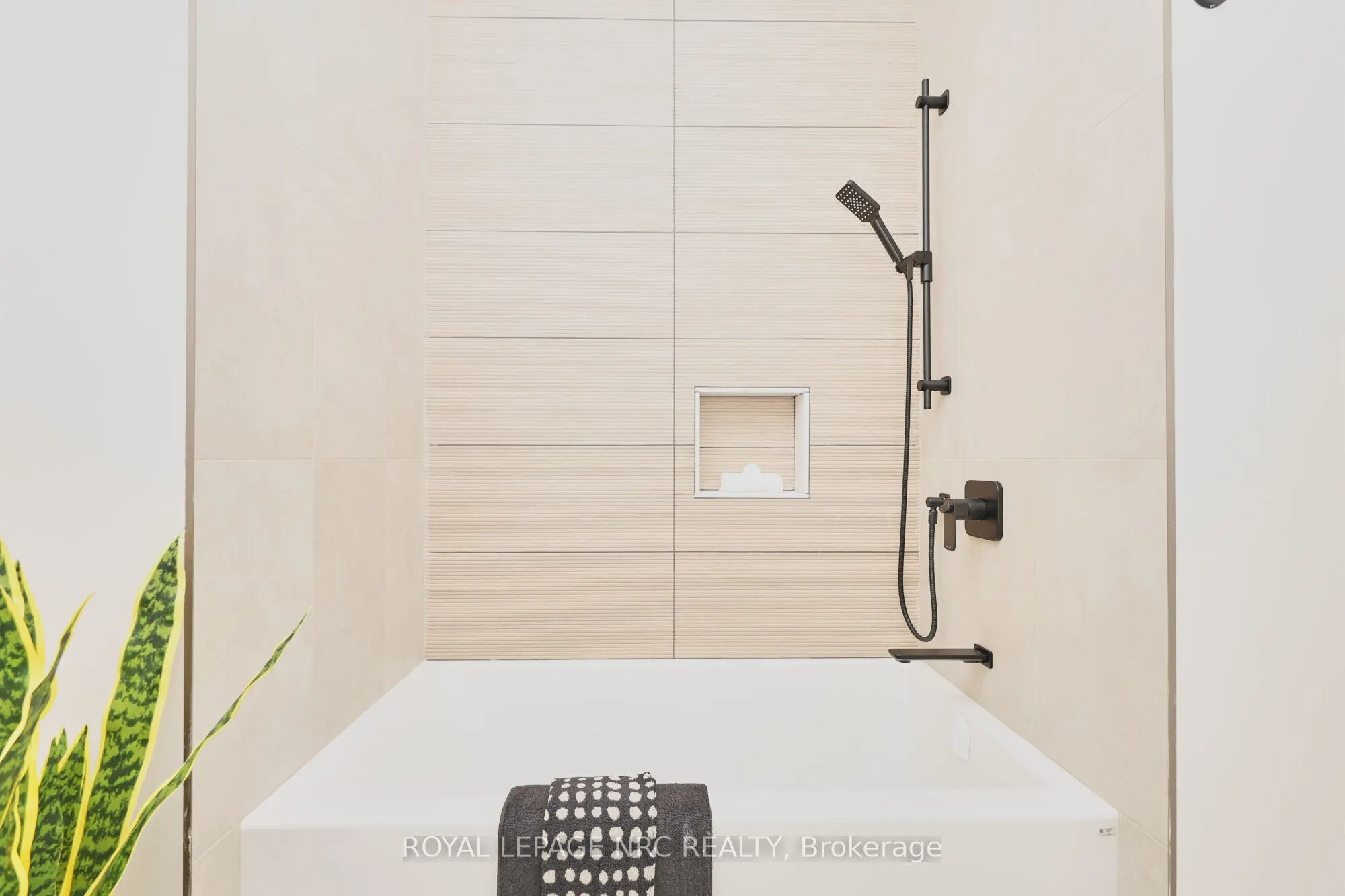 12 Accursi Crescent