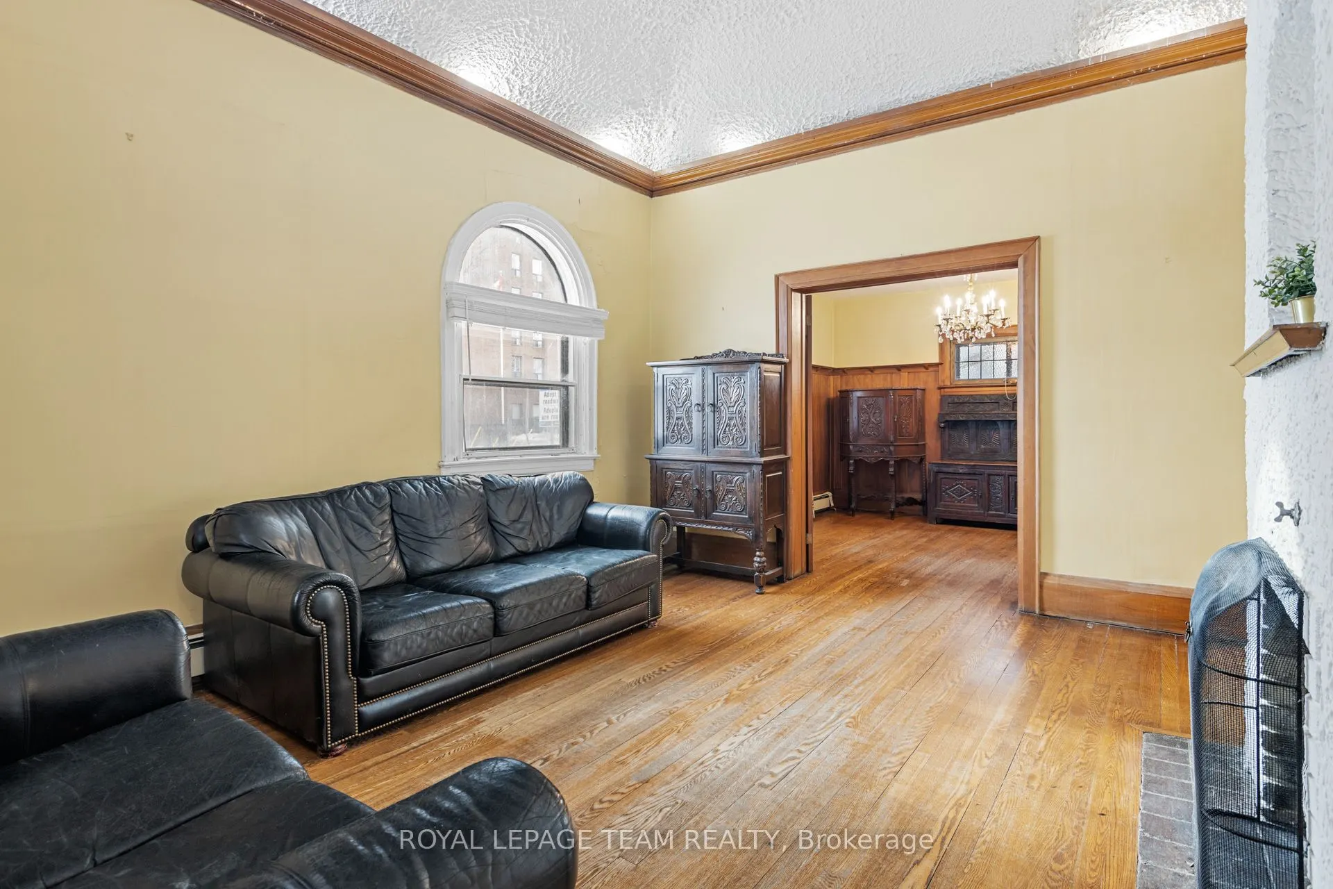 334 Queen Elizabeth Drive