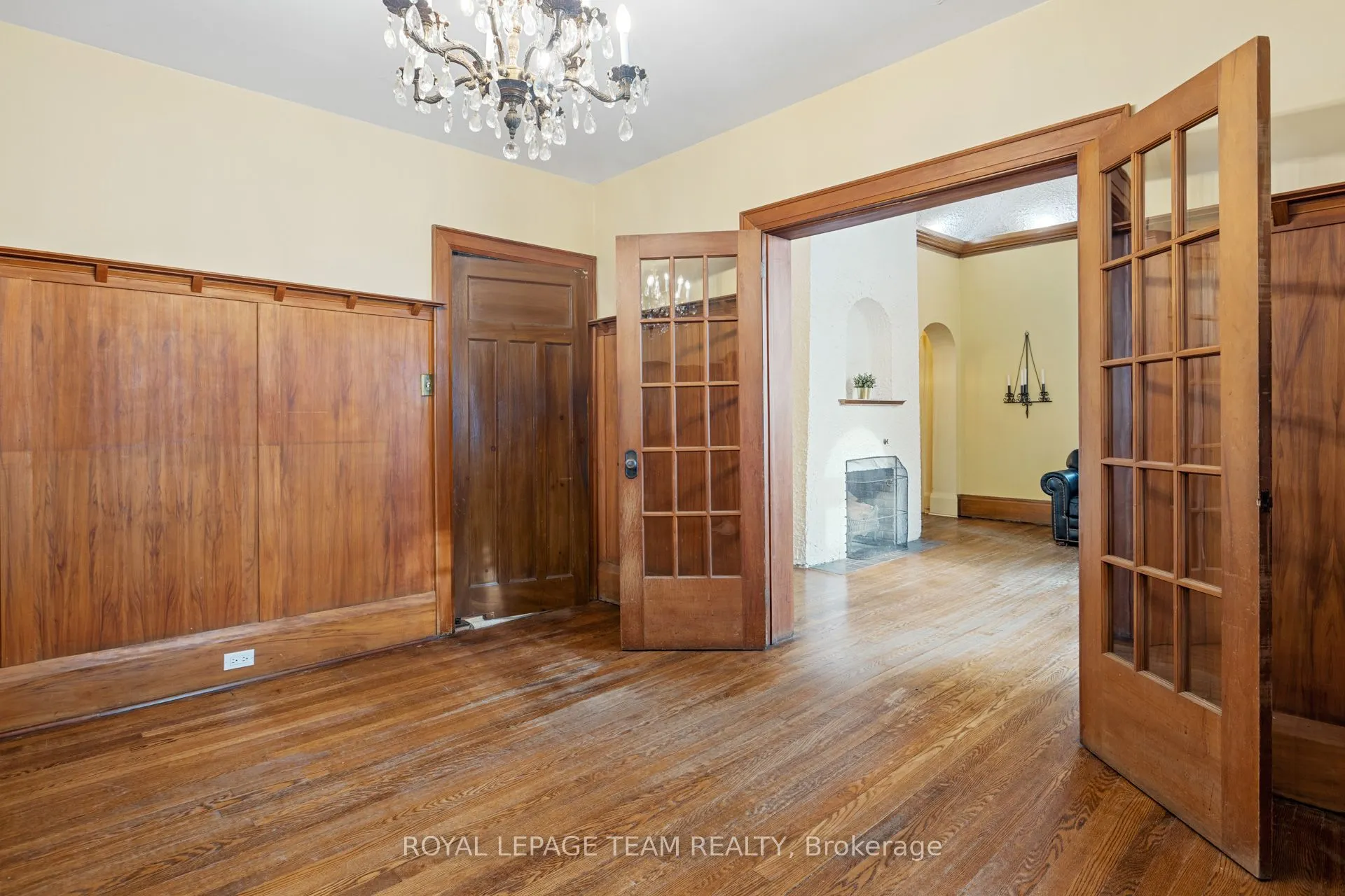 334 Queen Elizabeth Drive