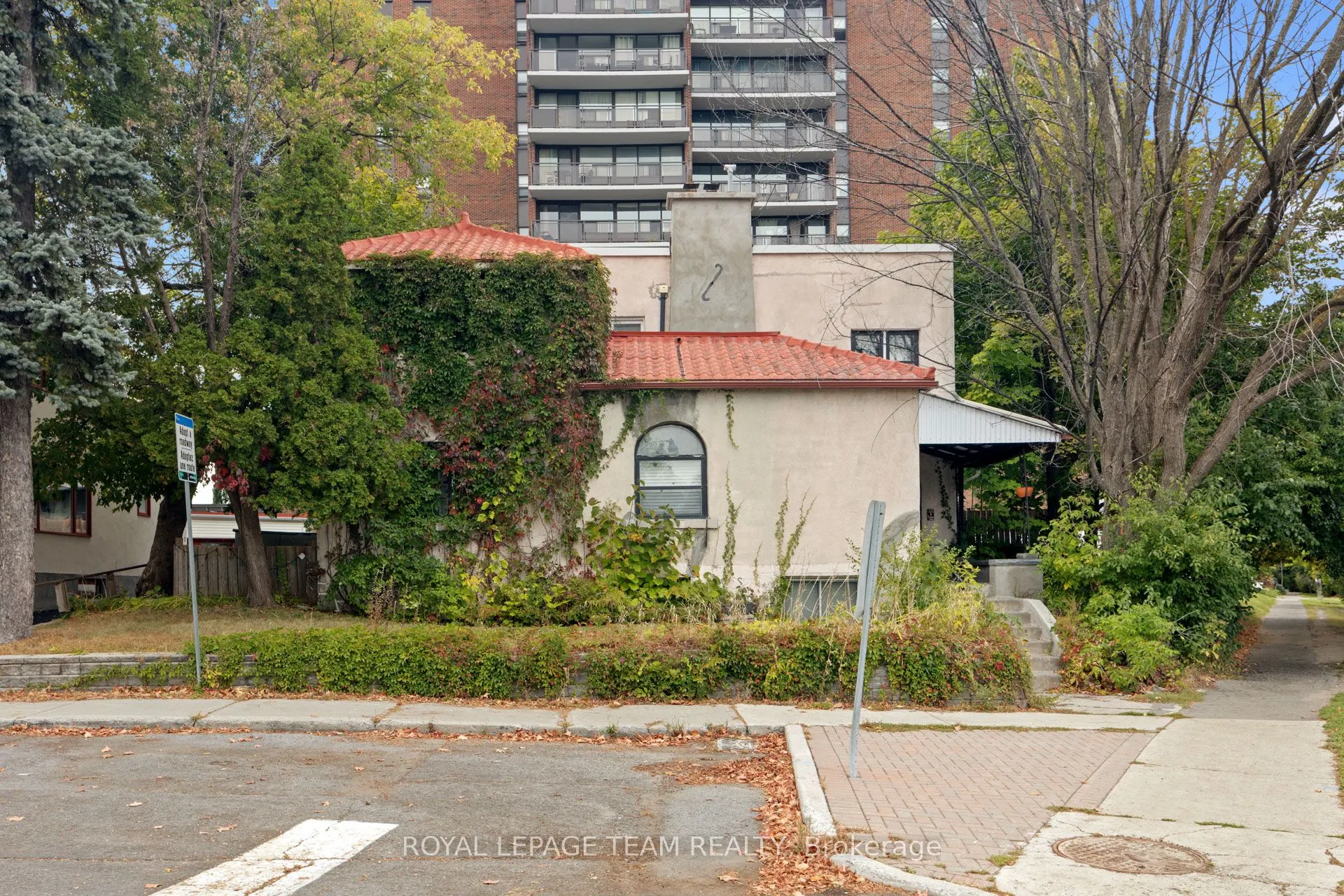 334 Queen Elizabeth Drive