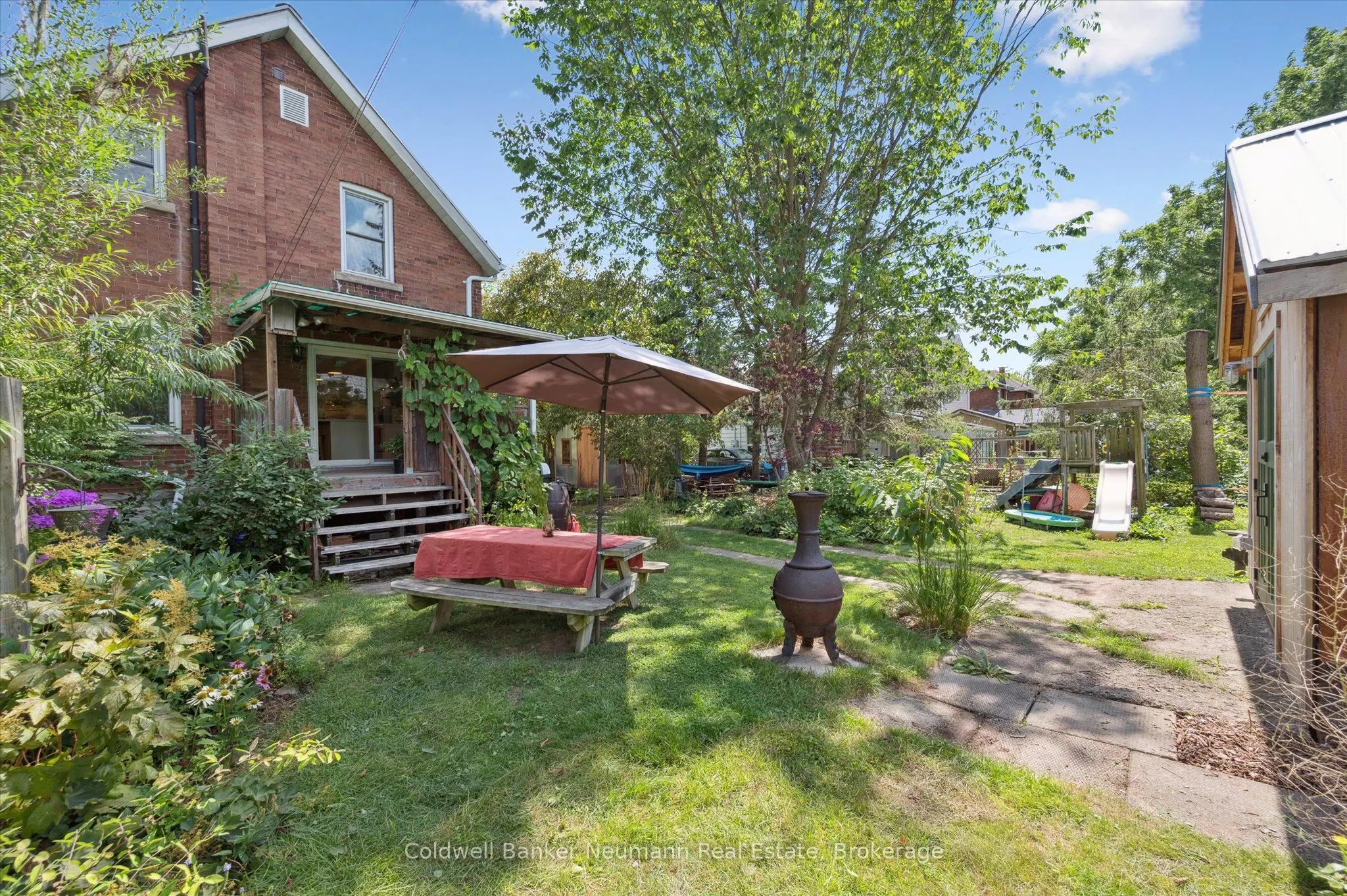 27 Lawrence Avenue