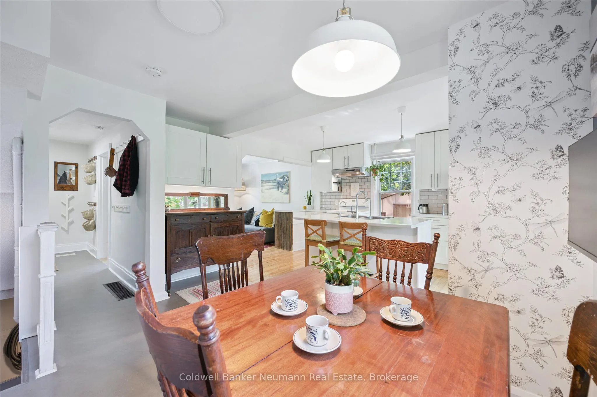 27 Lawrence Avenue