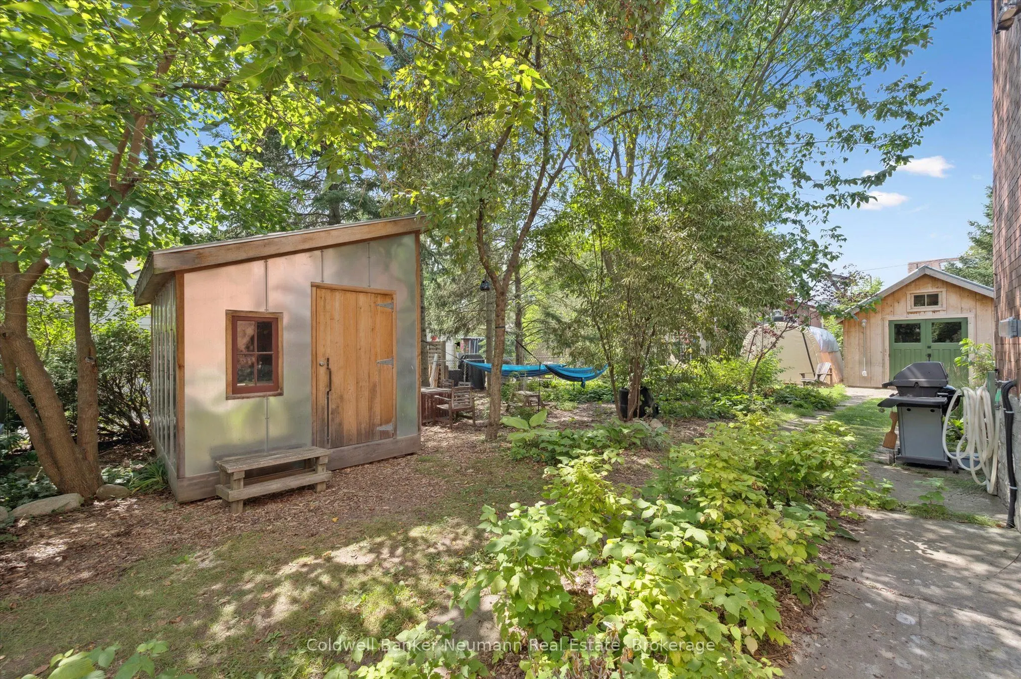 27 Lawrence Avenue