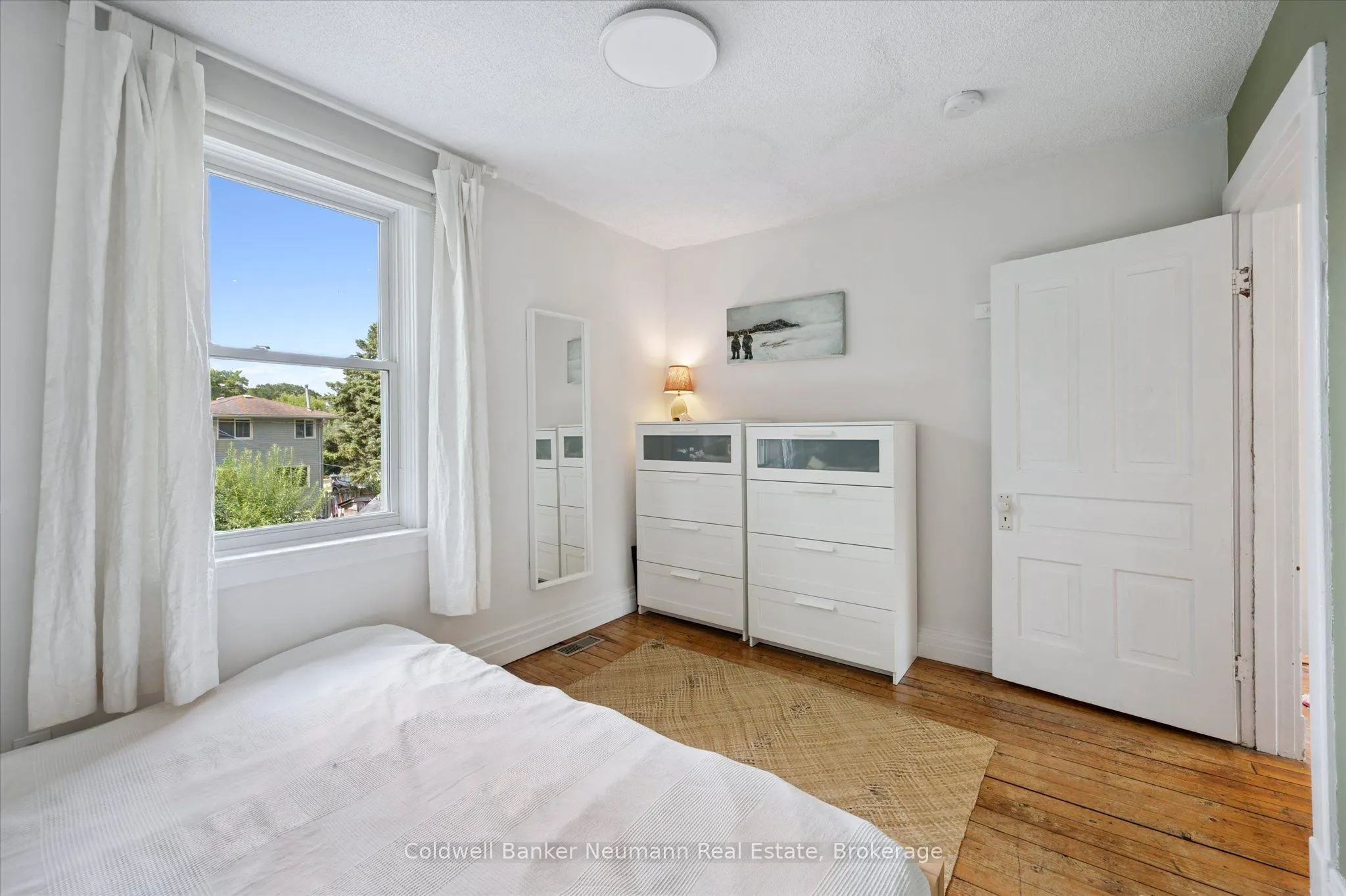 27 Lawrence Avenue