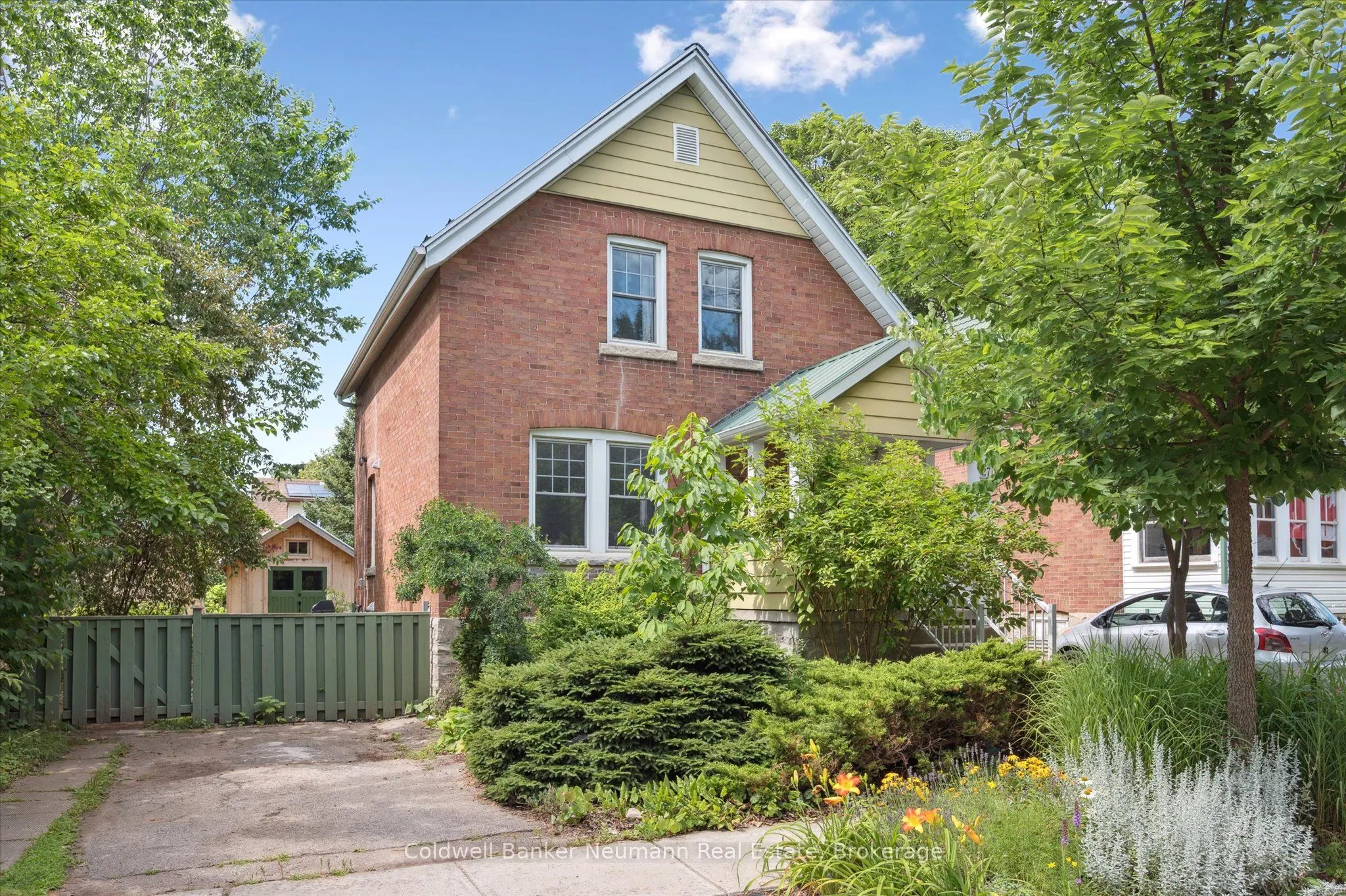 27 Lawrence Avenue