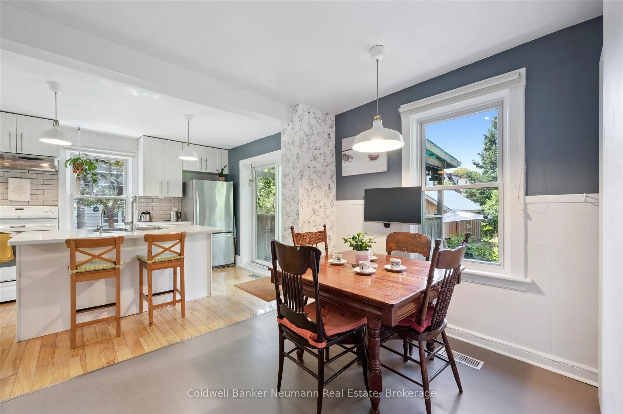27 Lawrence Avenue