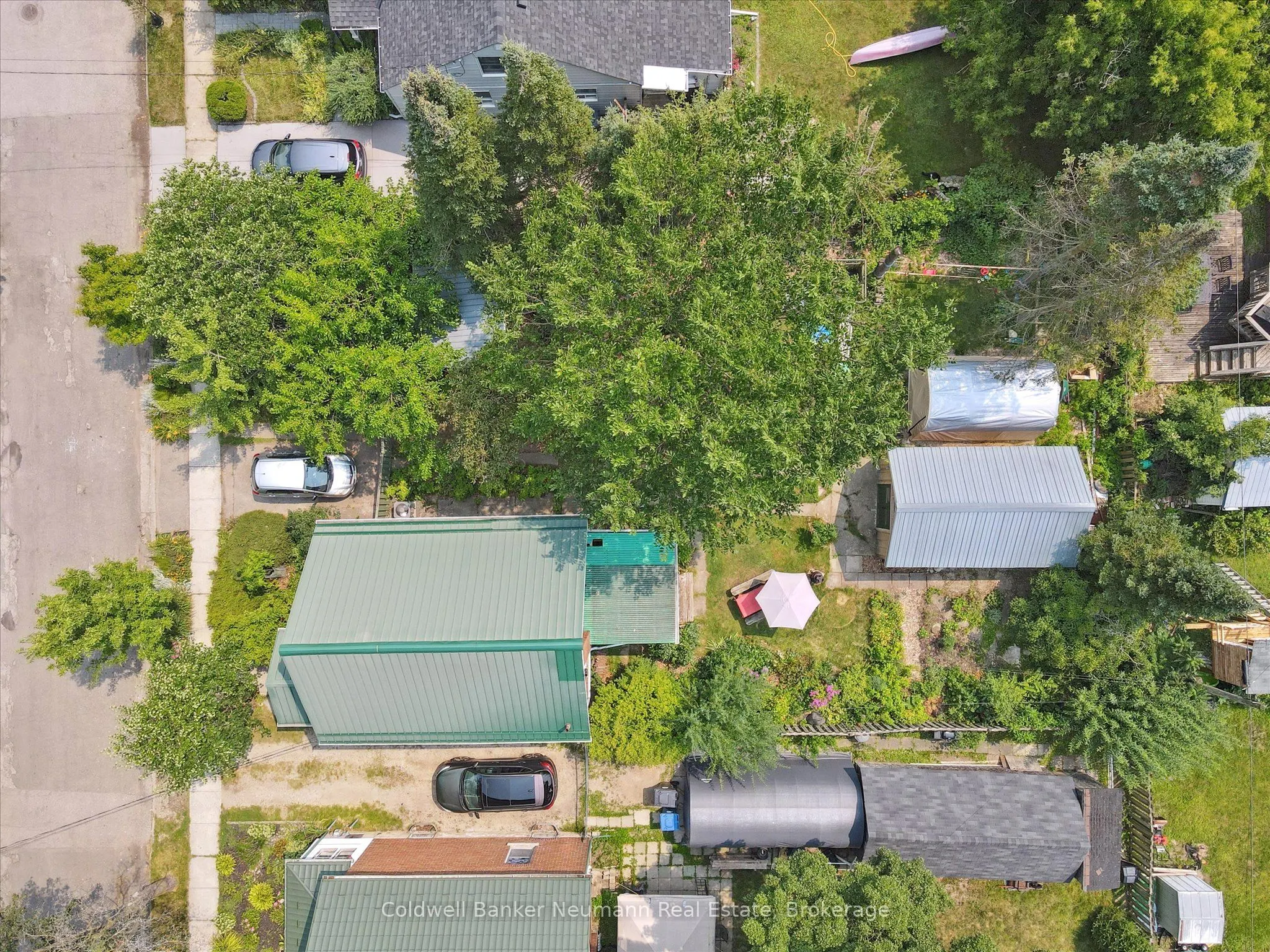 27 Lawrence Avenue