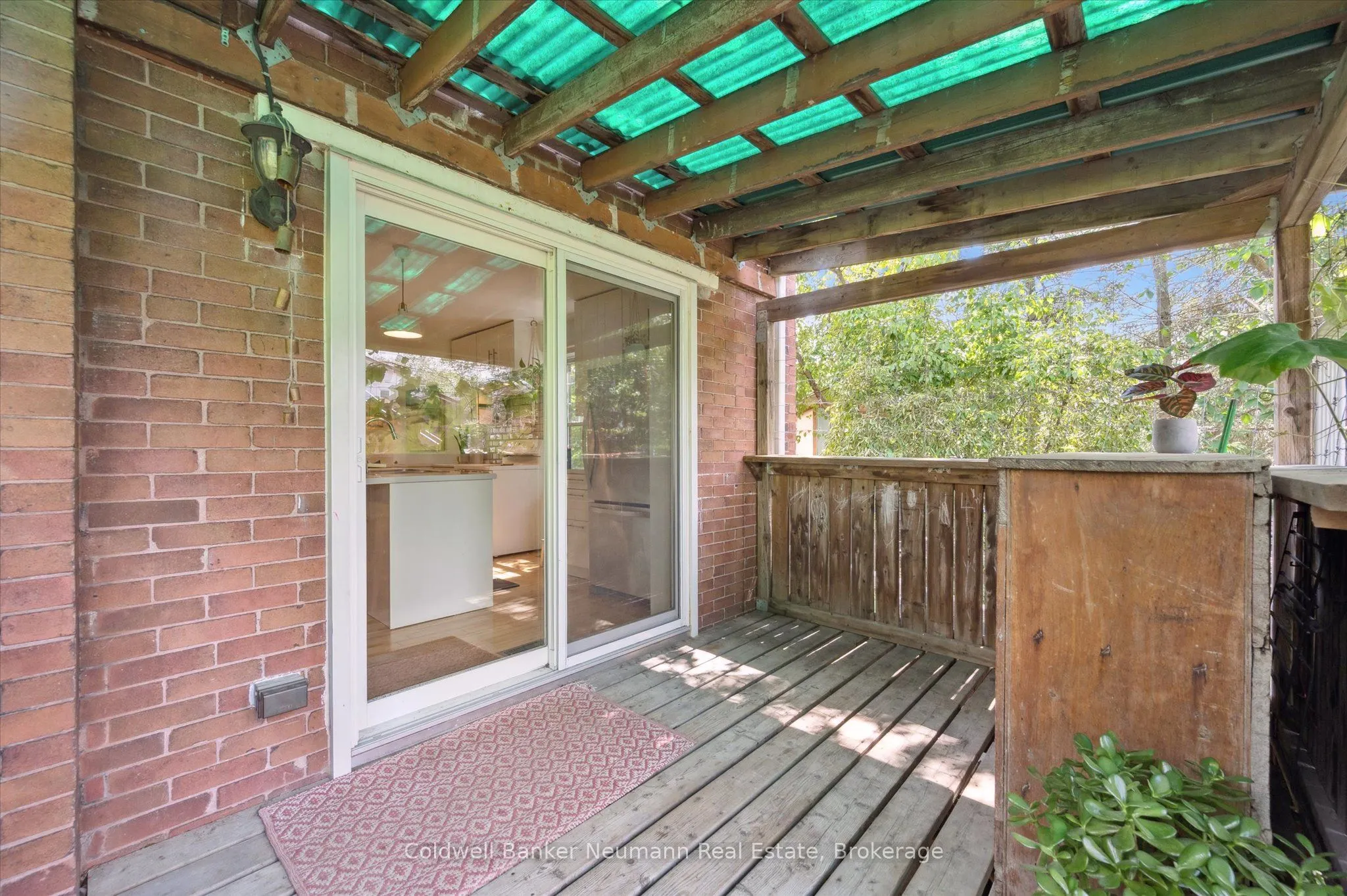 27 Lawrence Avenue