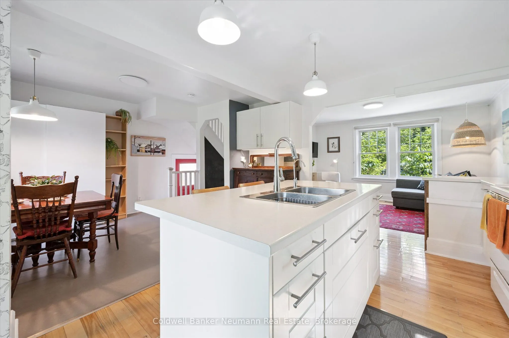 27 Lawrence Avenue