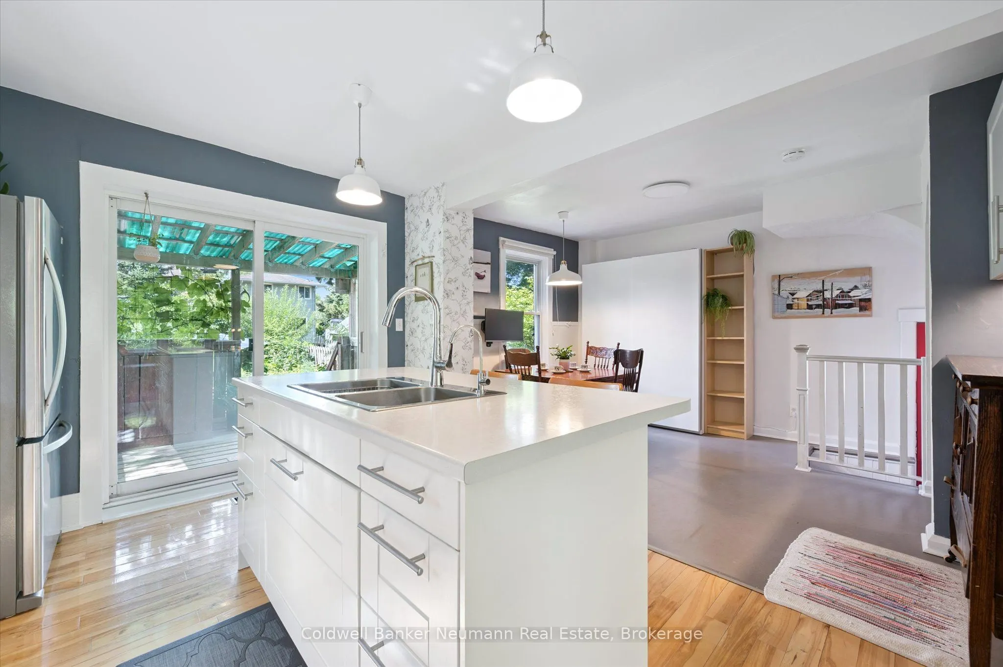 27 Lawrence Avenue