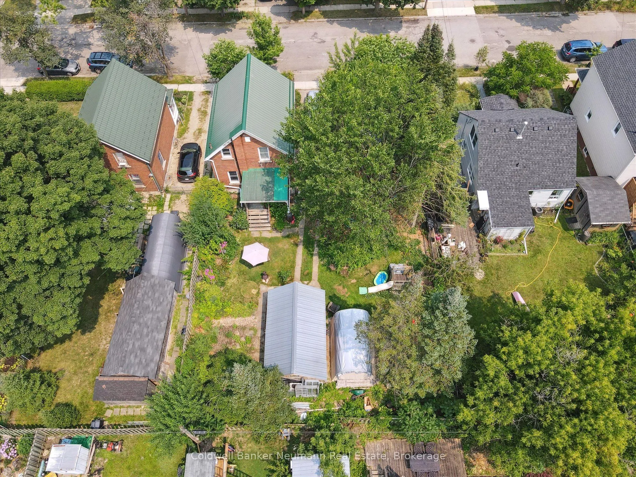 27 Lawrence Avenue