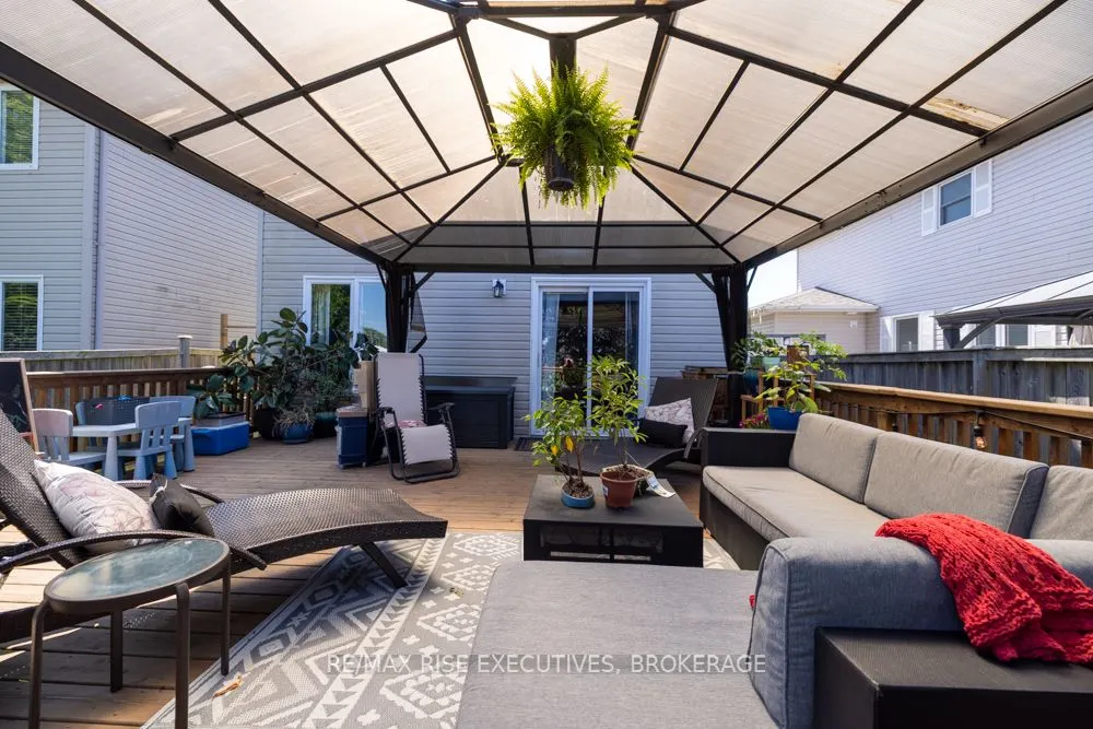105 McKeown Crescent