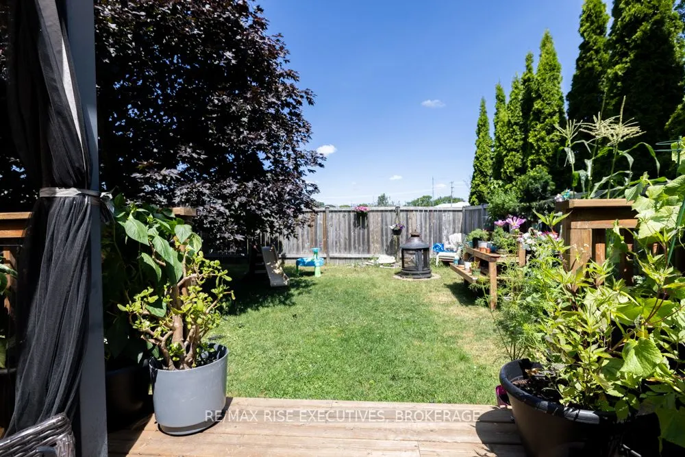 105 McKeown Crescent