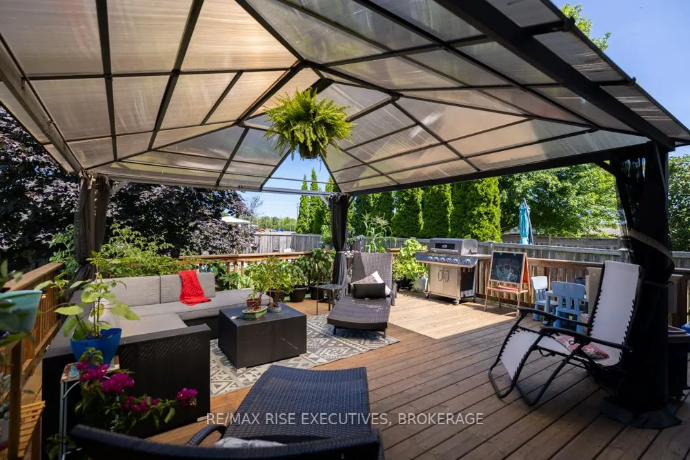 105 McKeown Crescent
