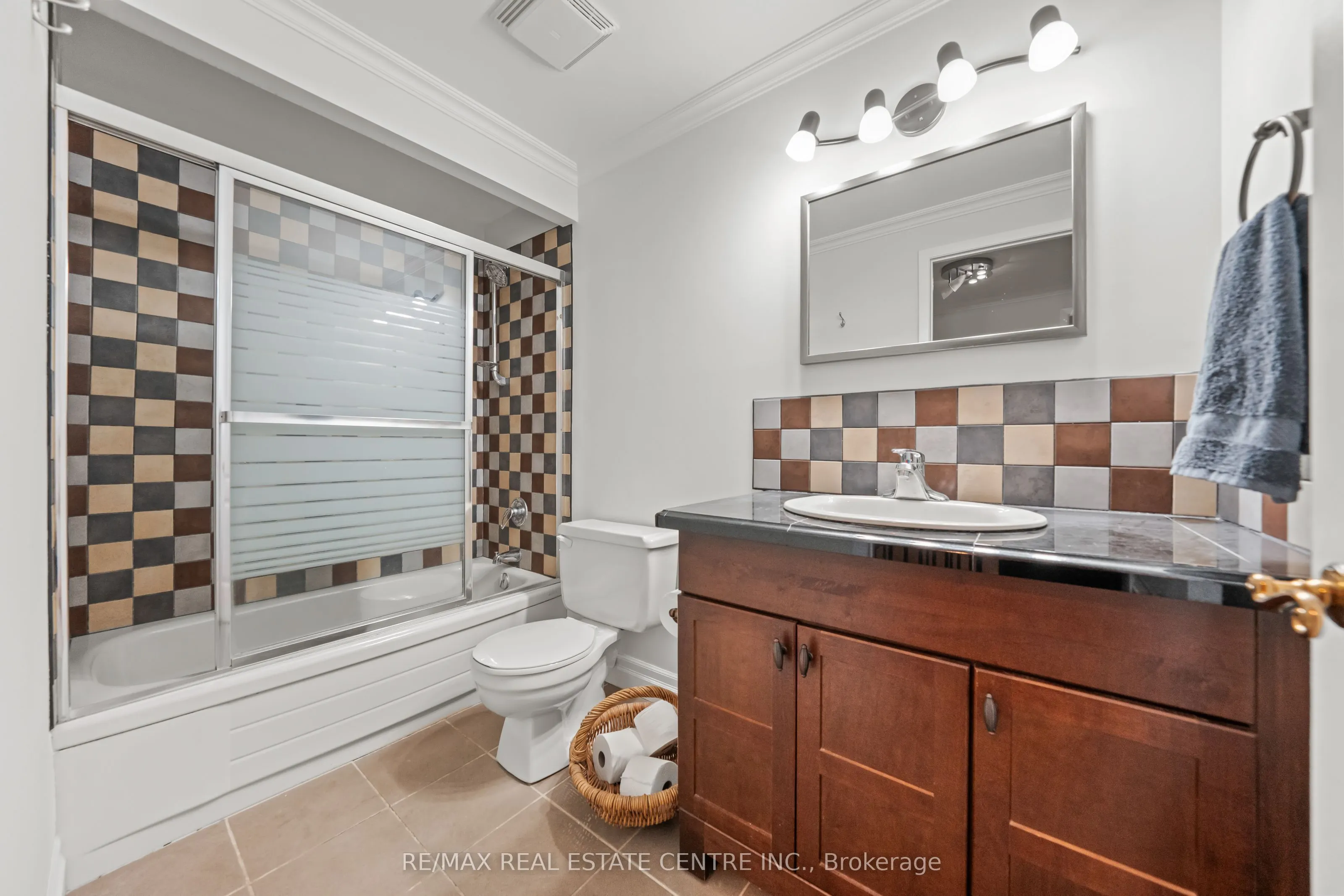 232 Kingswood Drive, #11