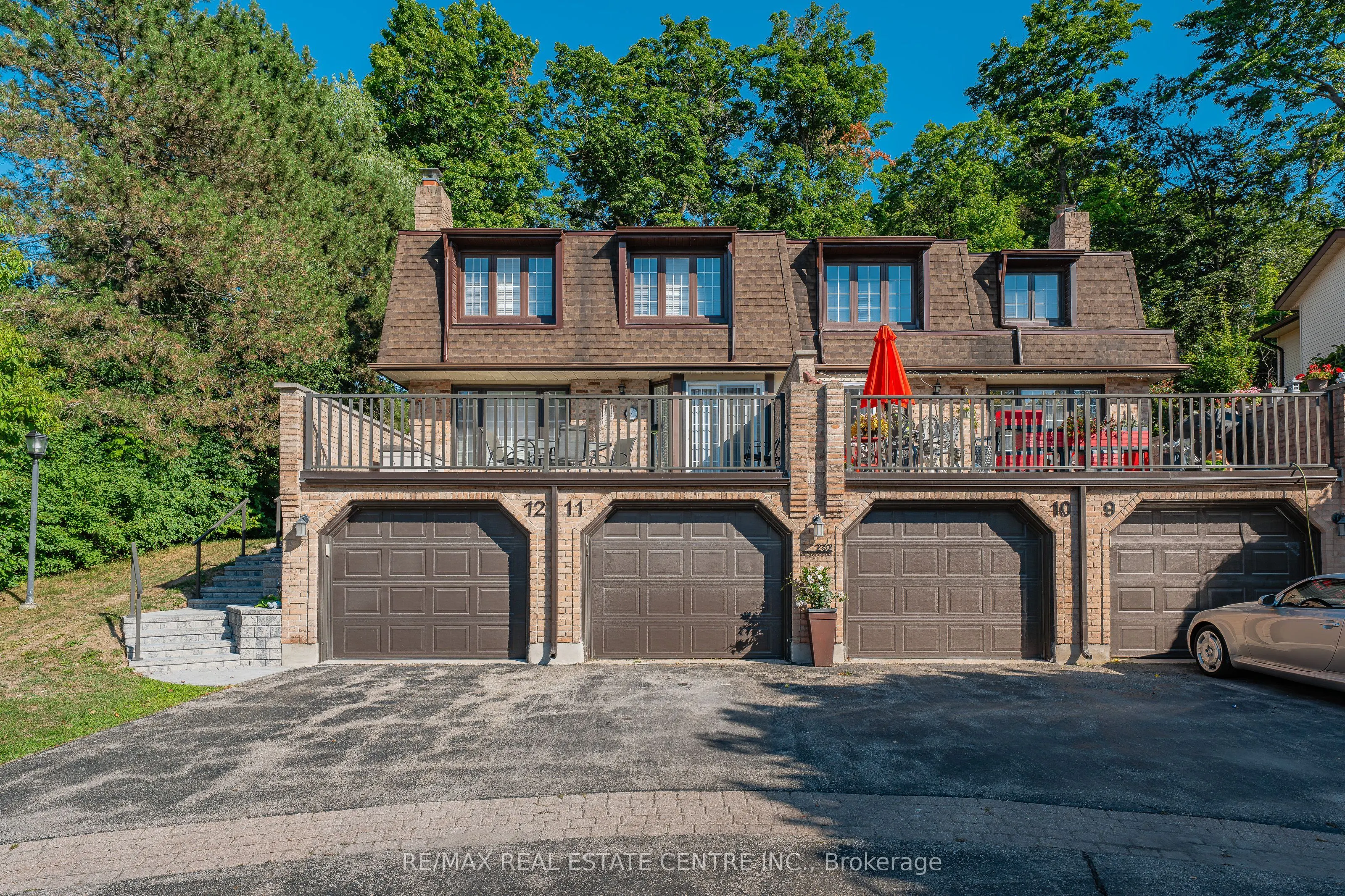 232 Kingswood Drive, #11