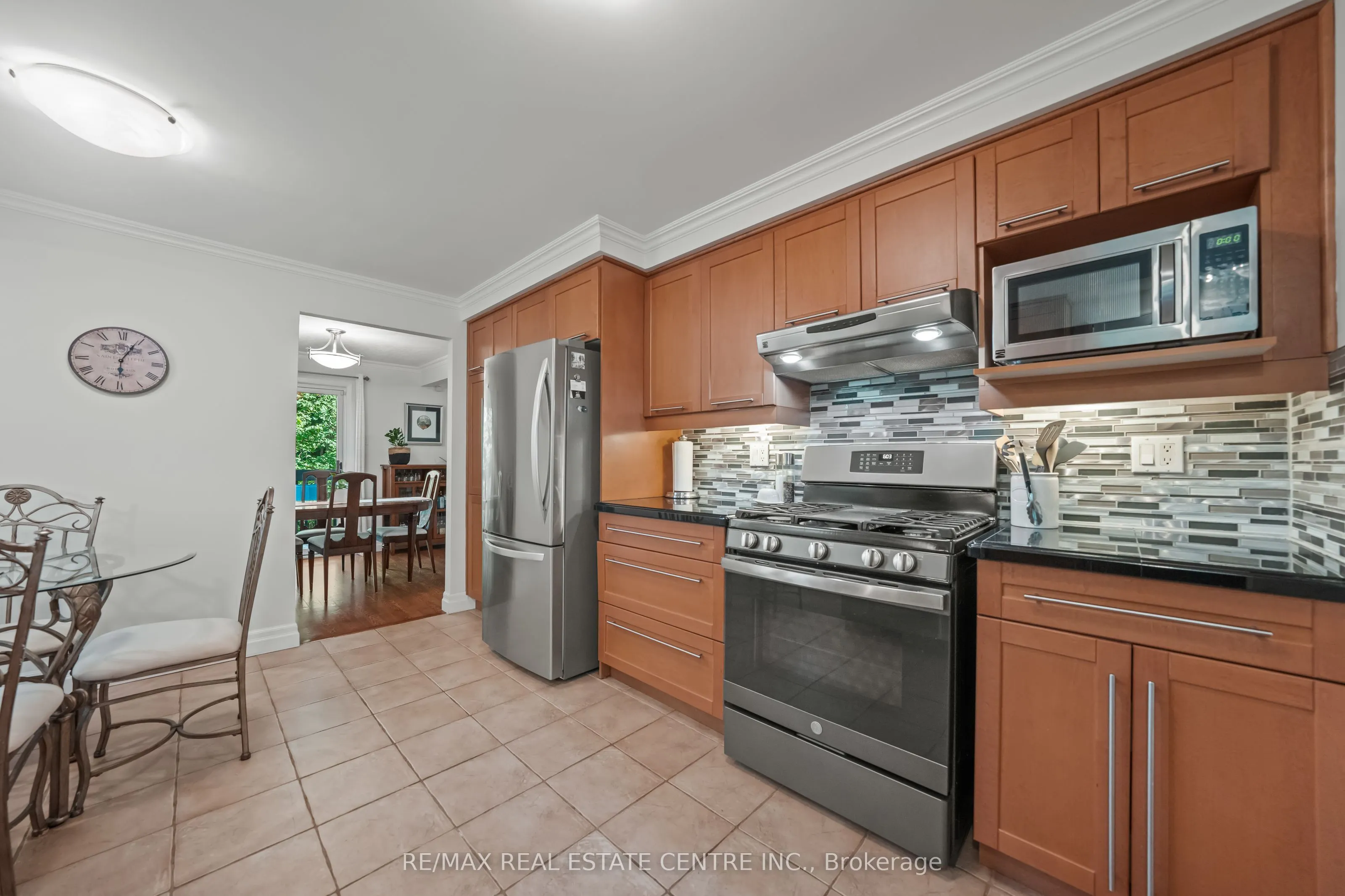 232 Kingswood Drive, #11
