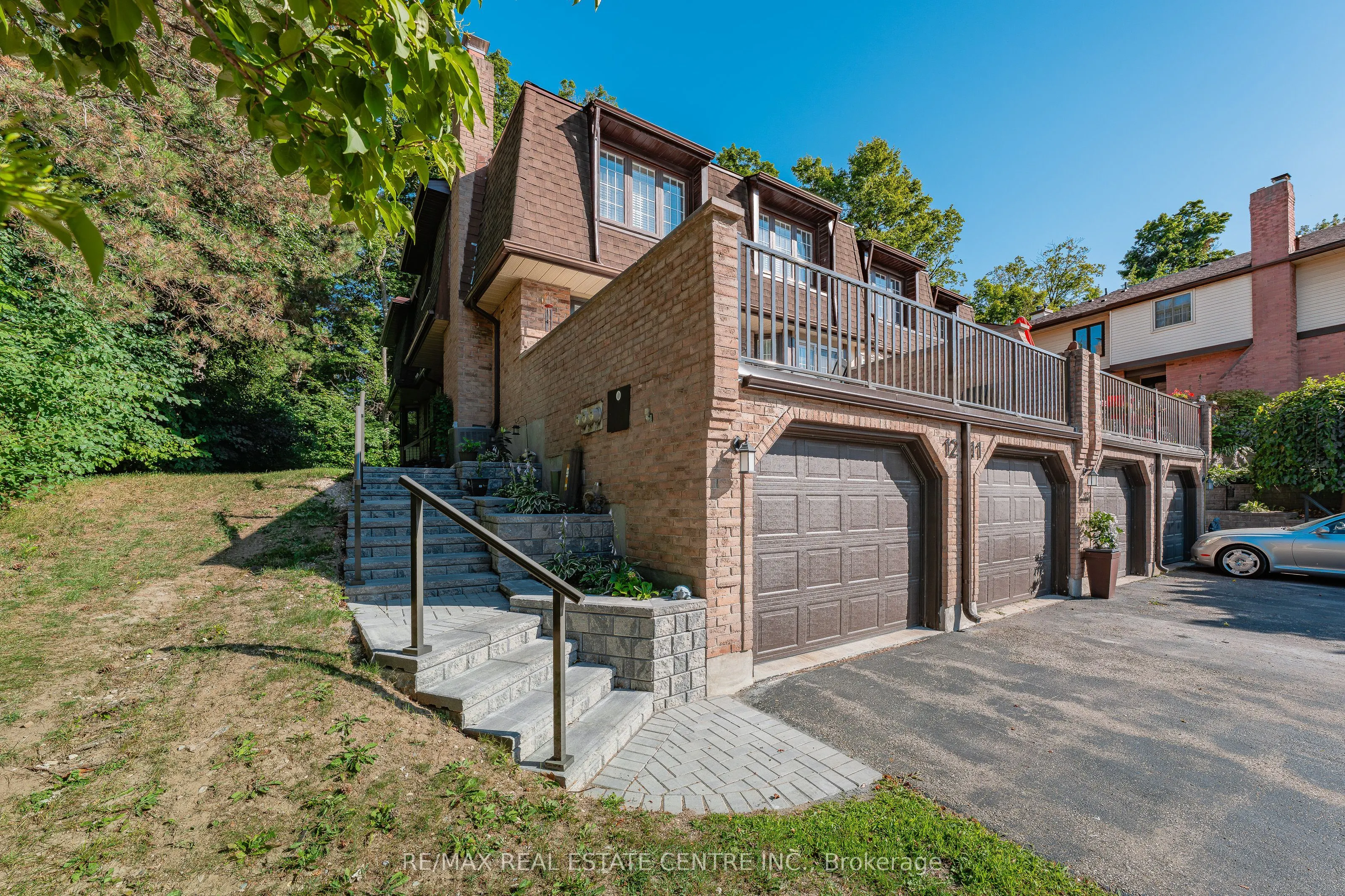 232 Kingswood Drive, #11