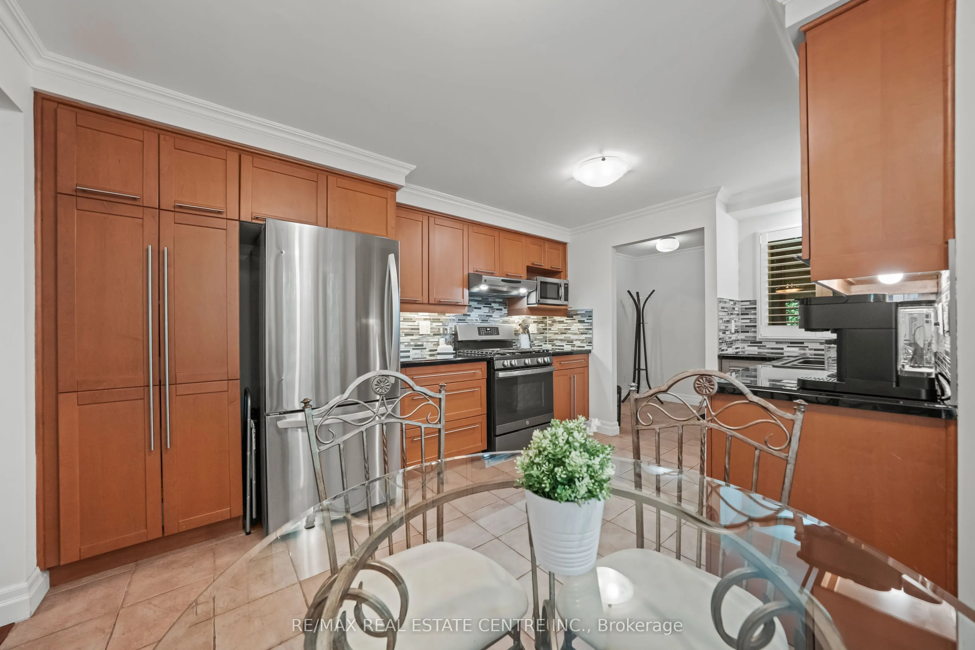 232 Kingswood Drive, #11
