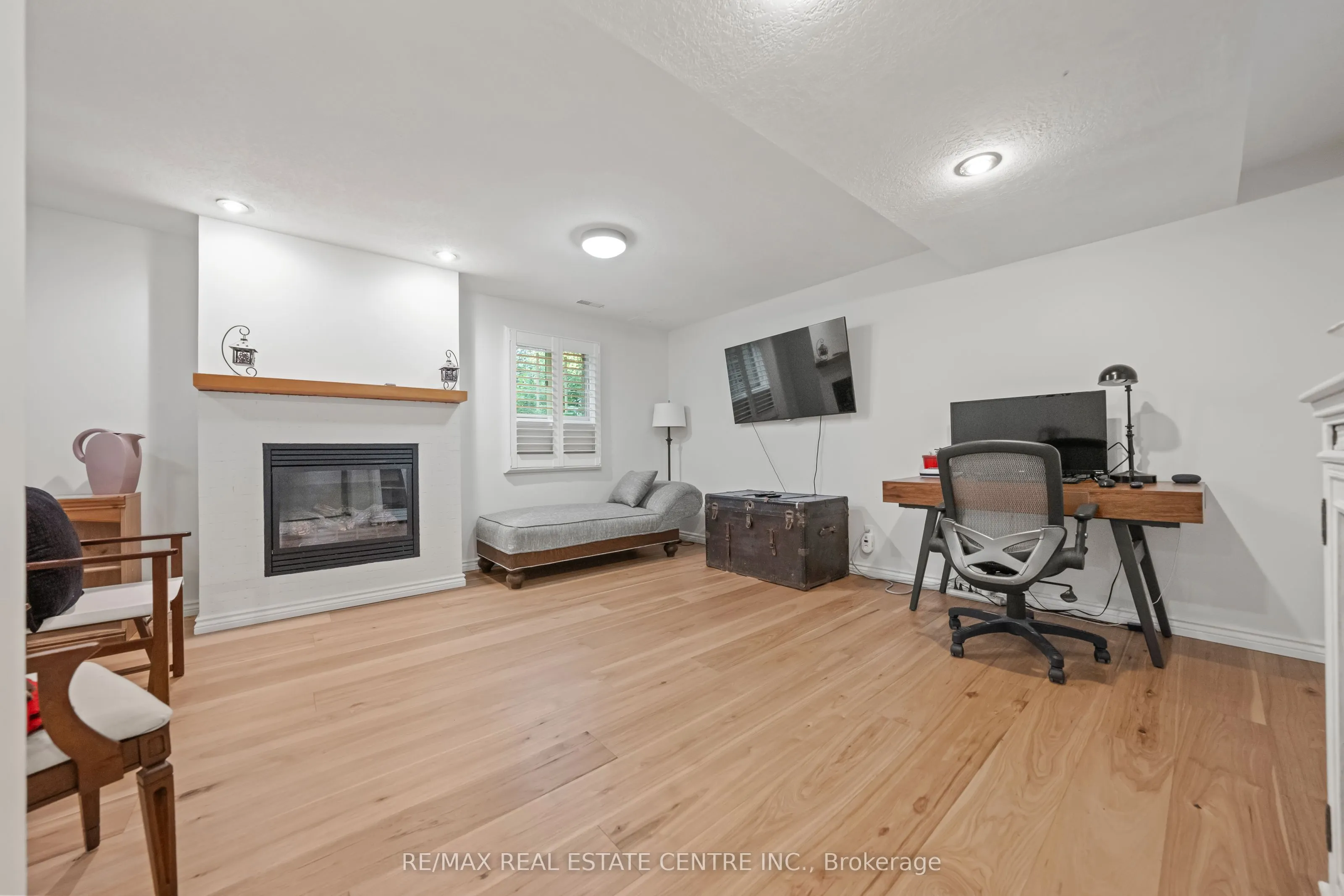 232 Kingswood Drive, #11
