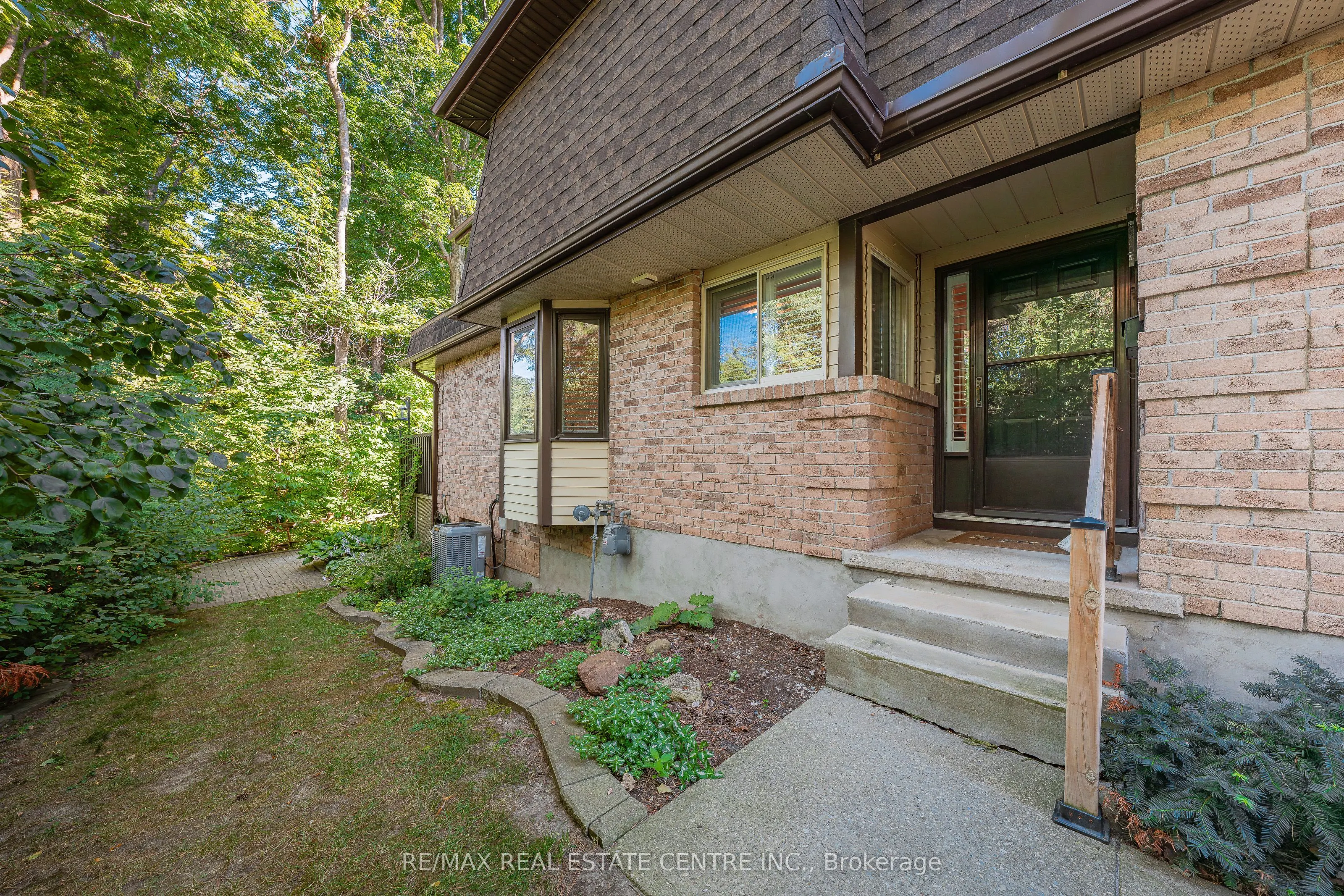 232 Kingswood Drive, #11